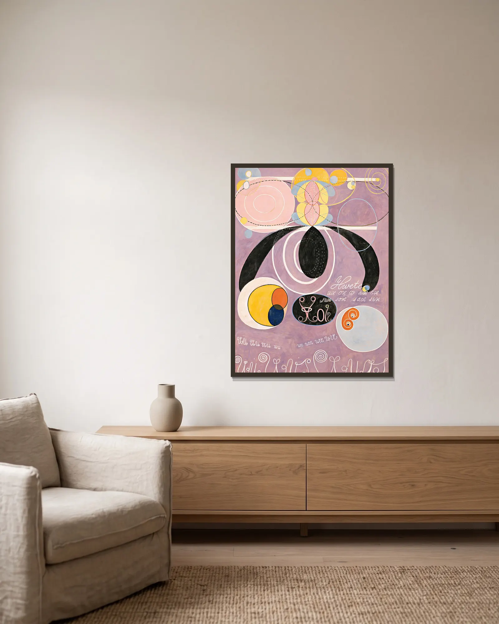 De tio största, nr 6 av Hilma af Klint inramad på en vägg