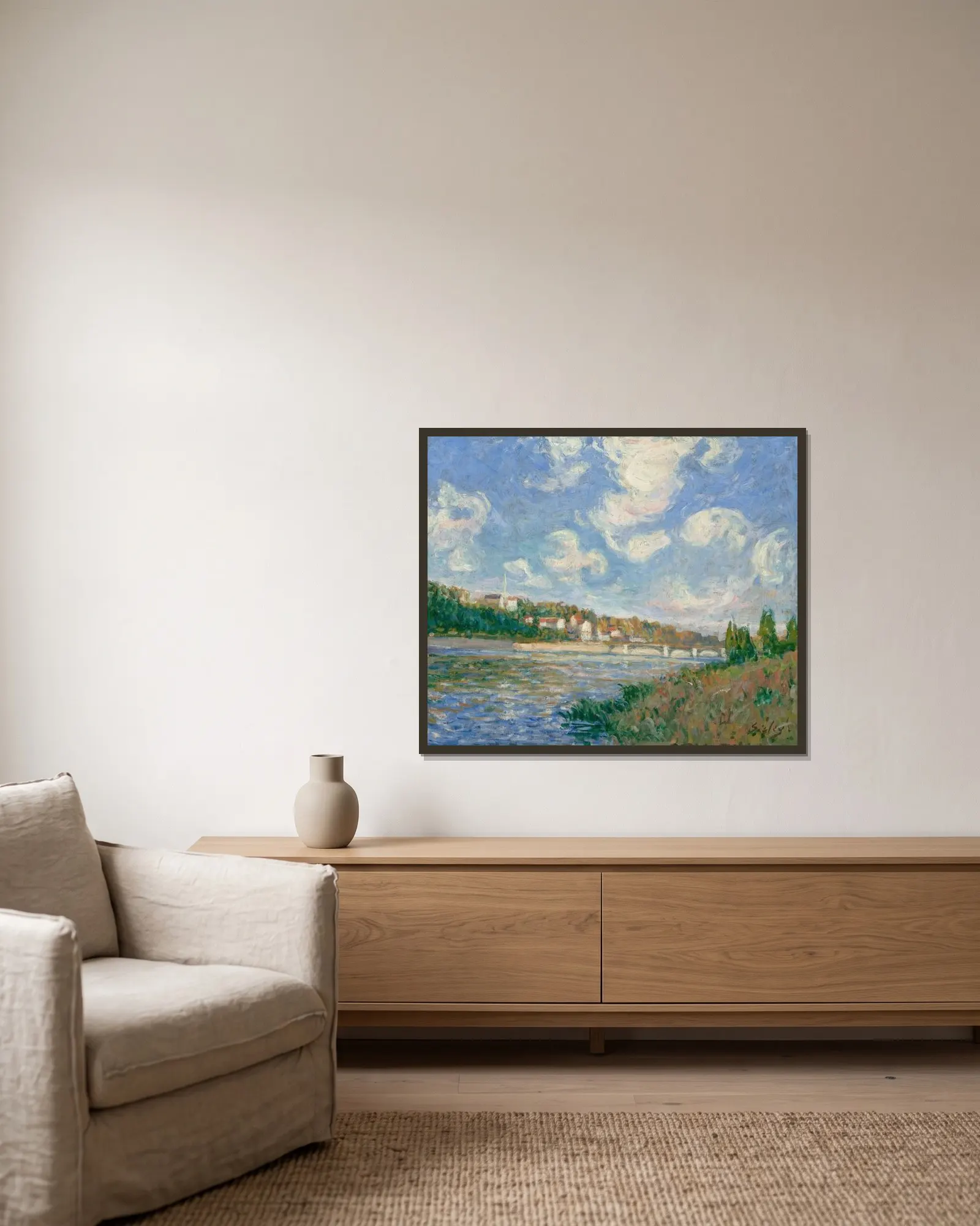 La Seine à Saint-Cloud av Alfred Sisley inramad på en vägg