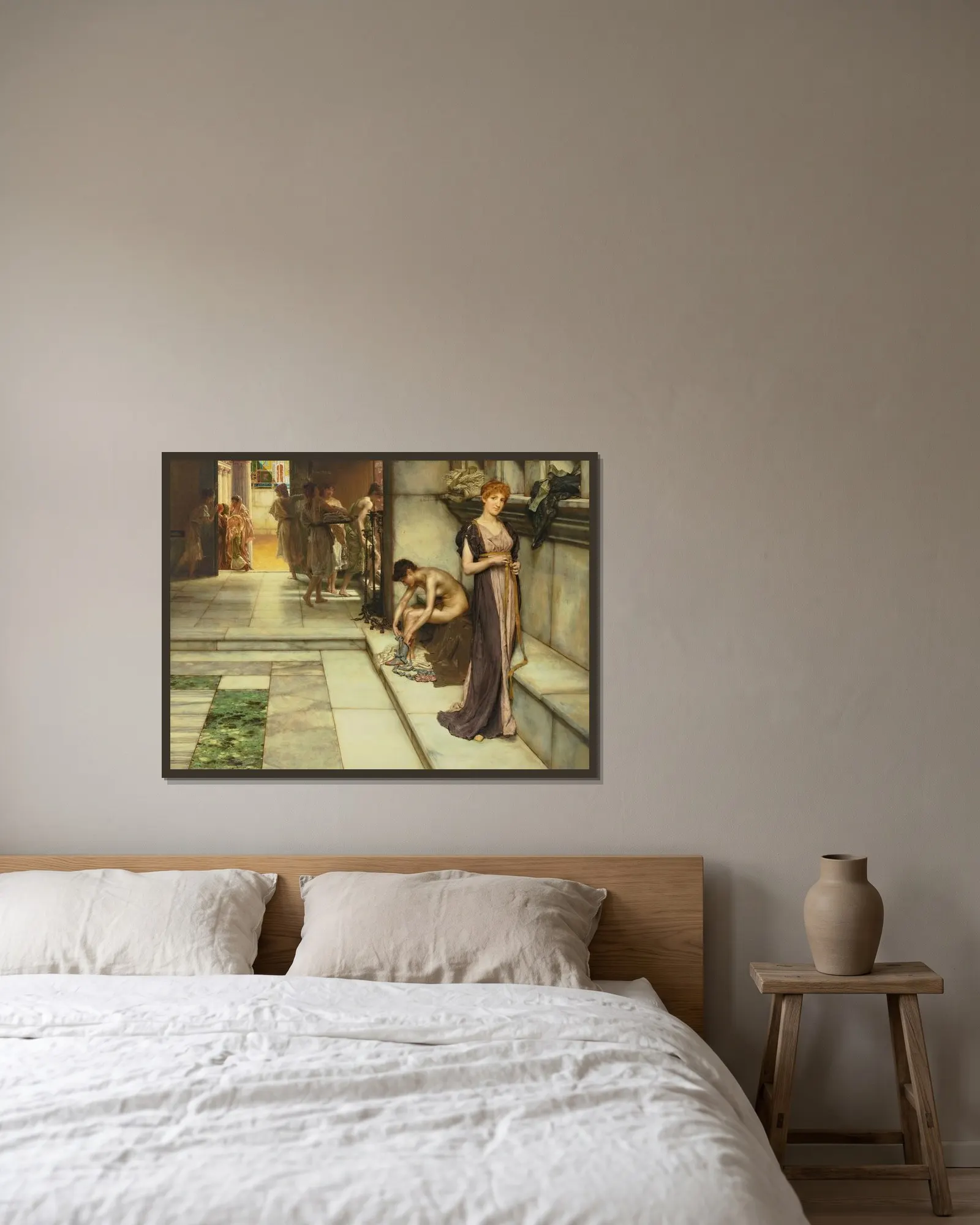 An Apodyterium av Lawrence Alma-Tadema inramad på en vägg