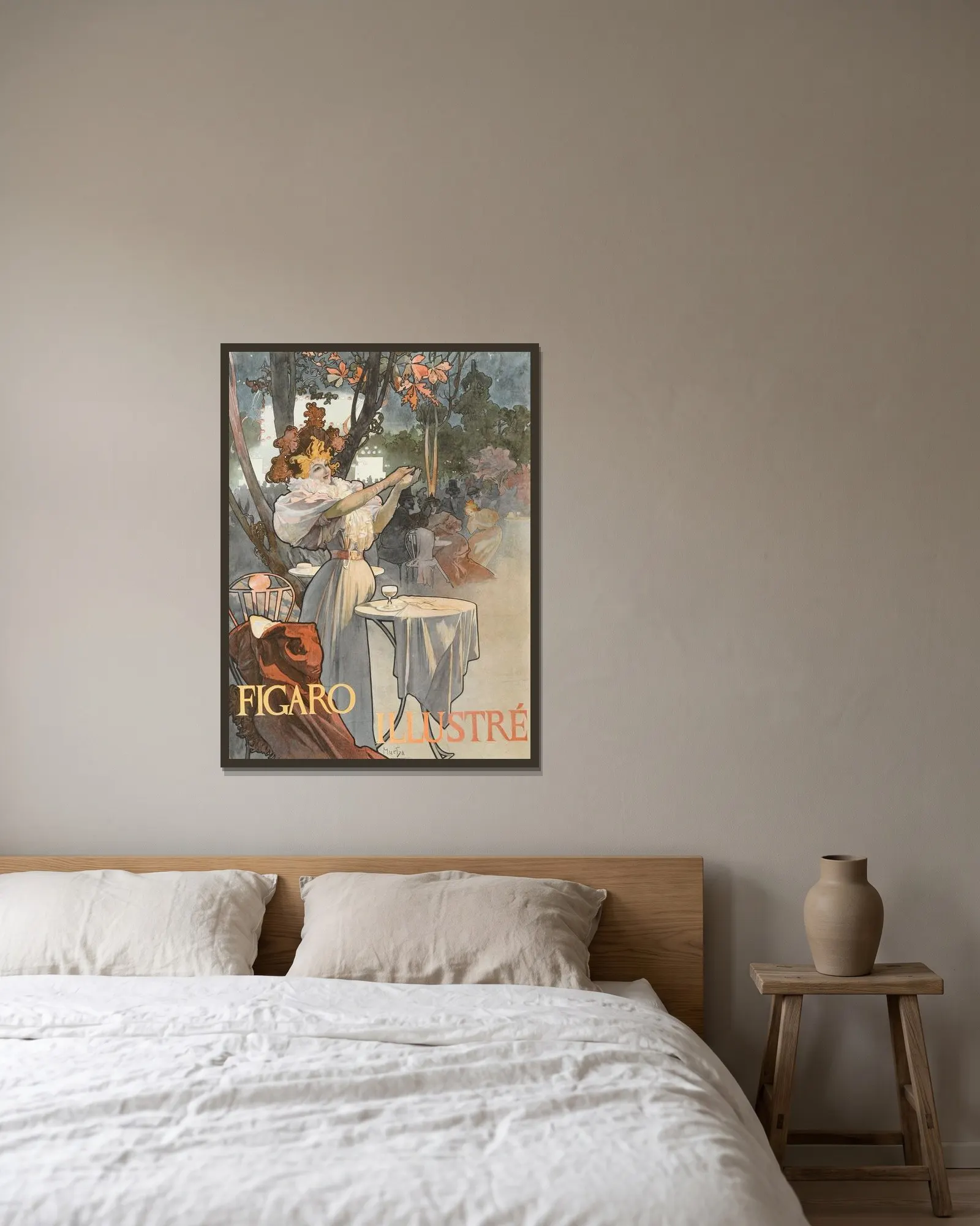 Figaro av Alphonse Mucha inramad på en vägg