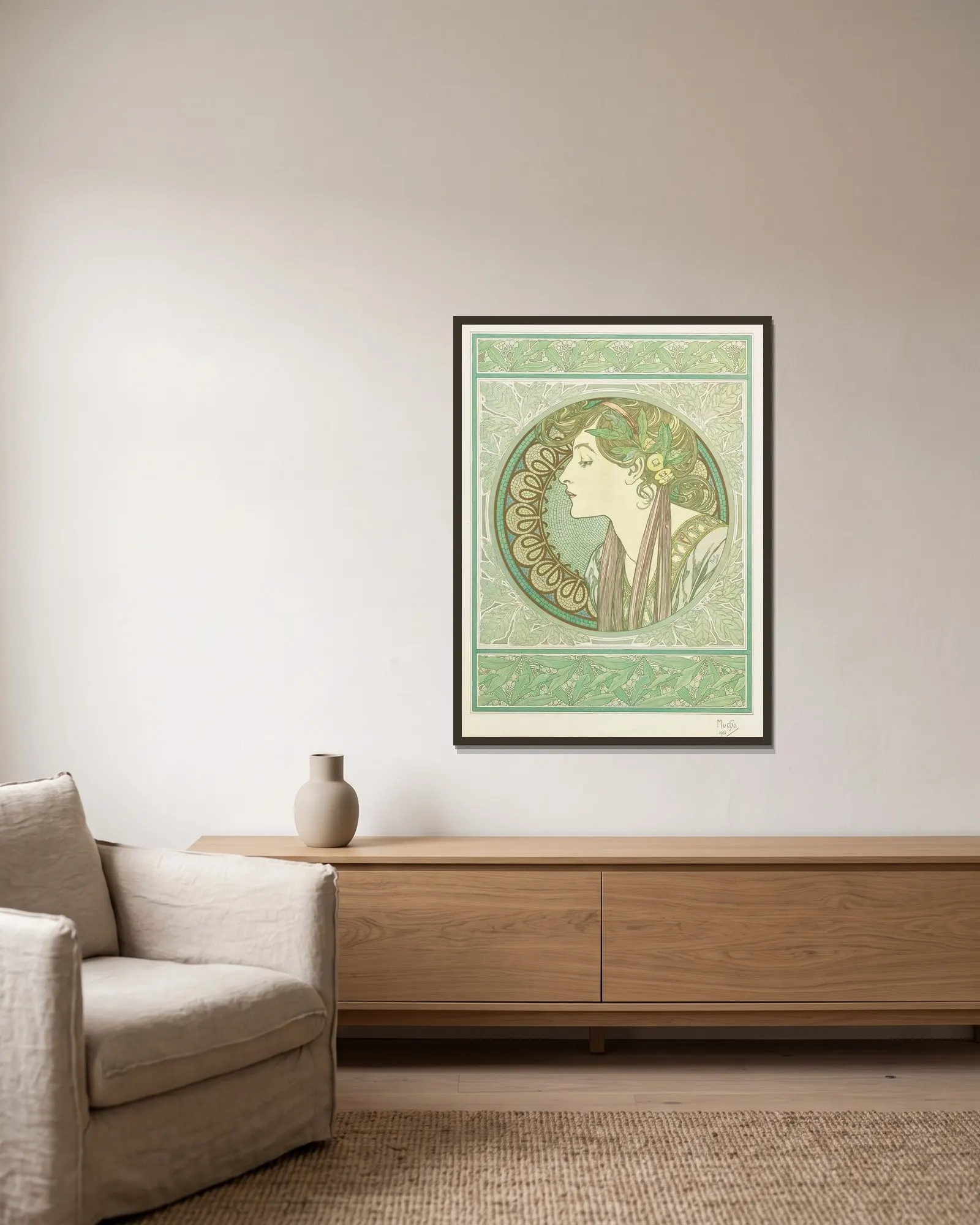 Laurel av Alphonse Mucha inramad på en vägg