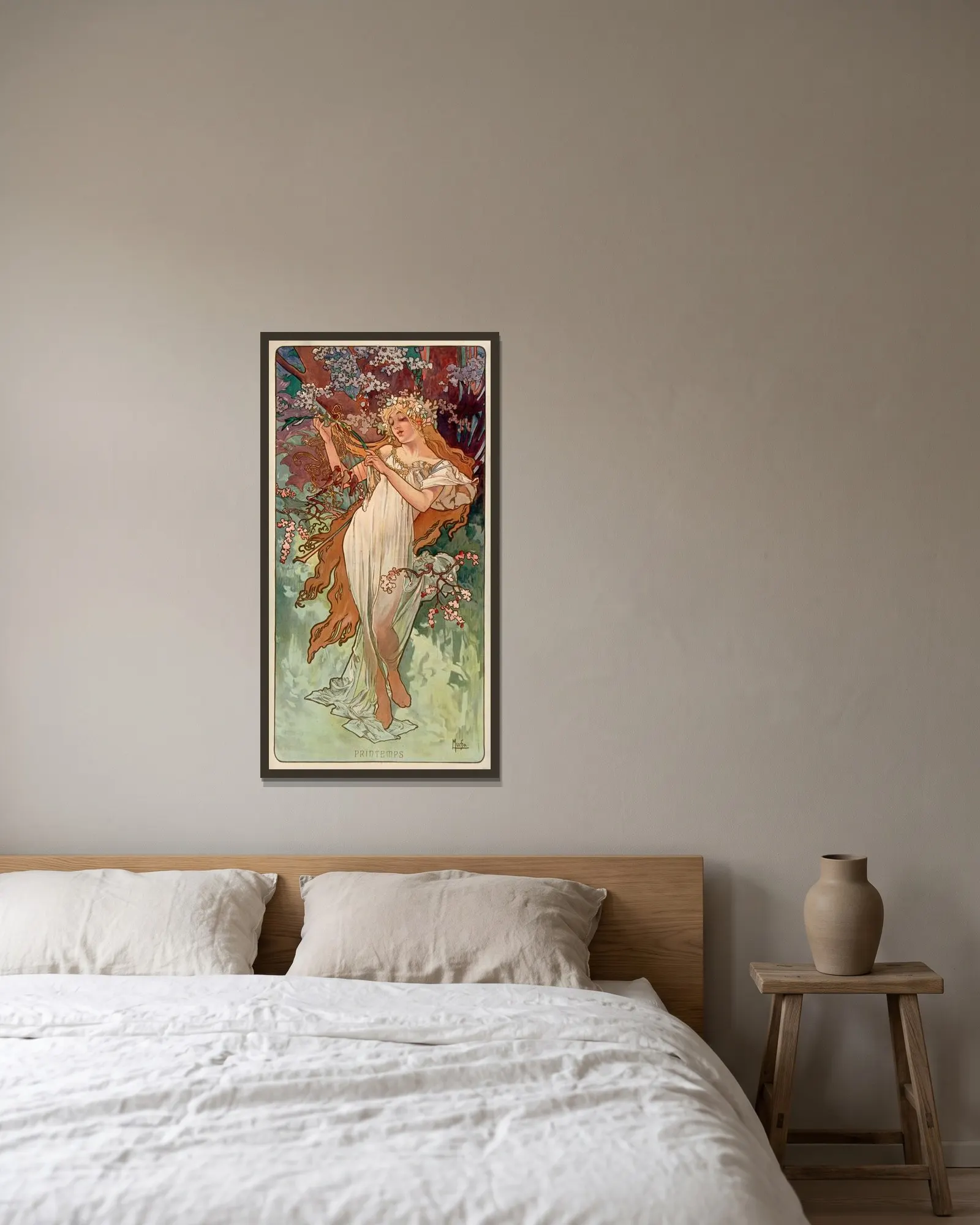 Les Saisons – printemps av Alphonse Mucha inramad på en vägg