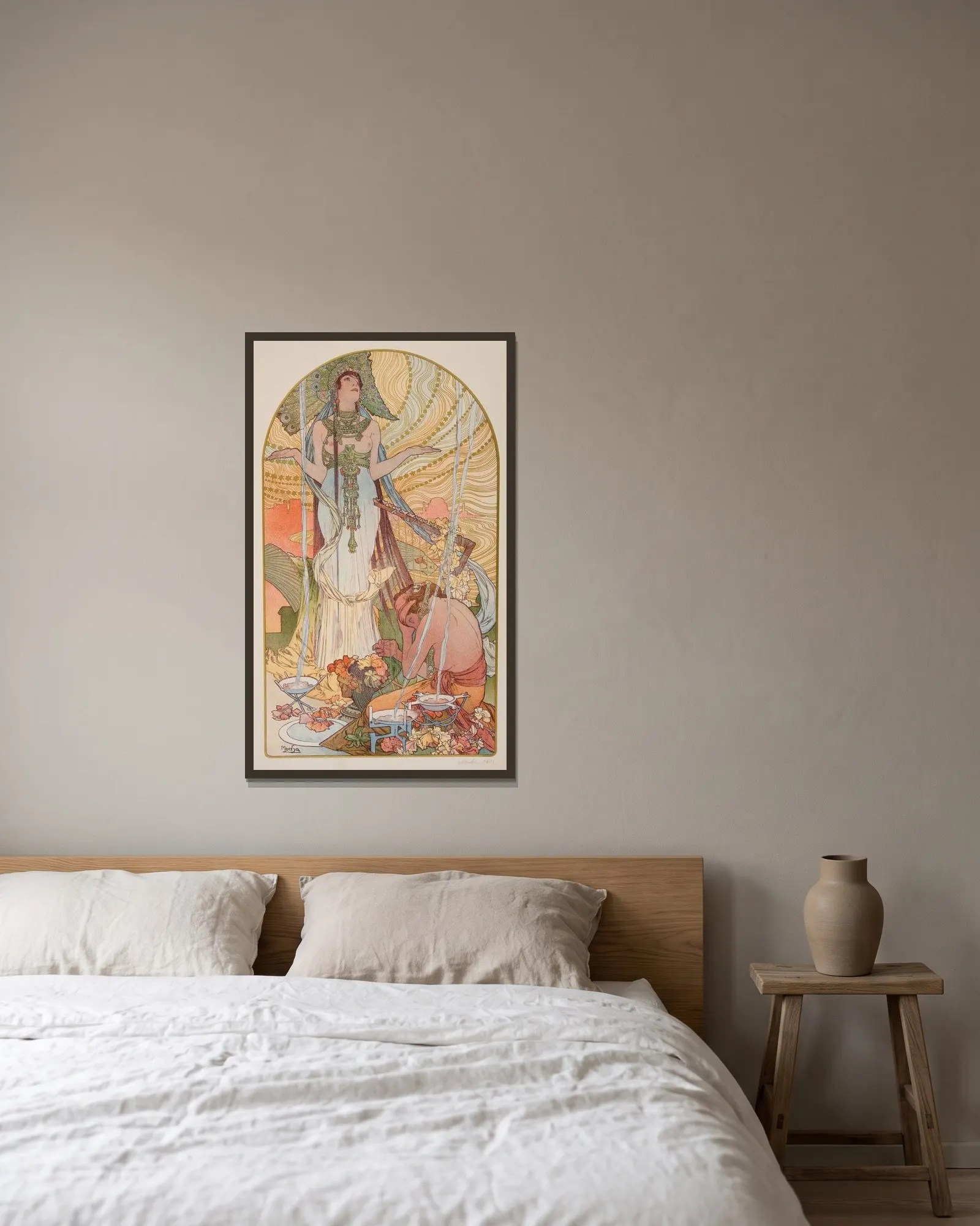 Salammbô – L’Incantation av Alphonse Mucha inramad på en vägg