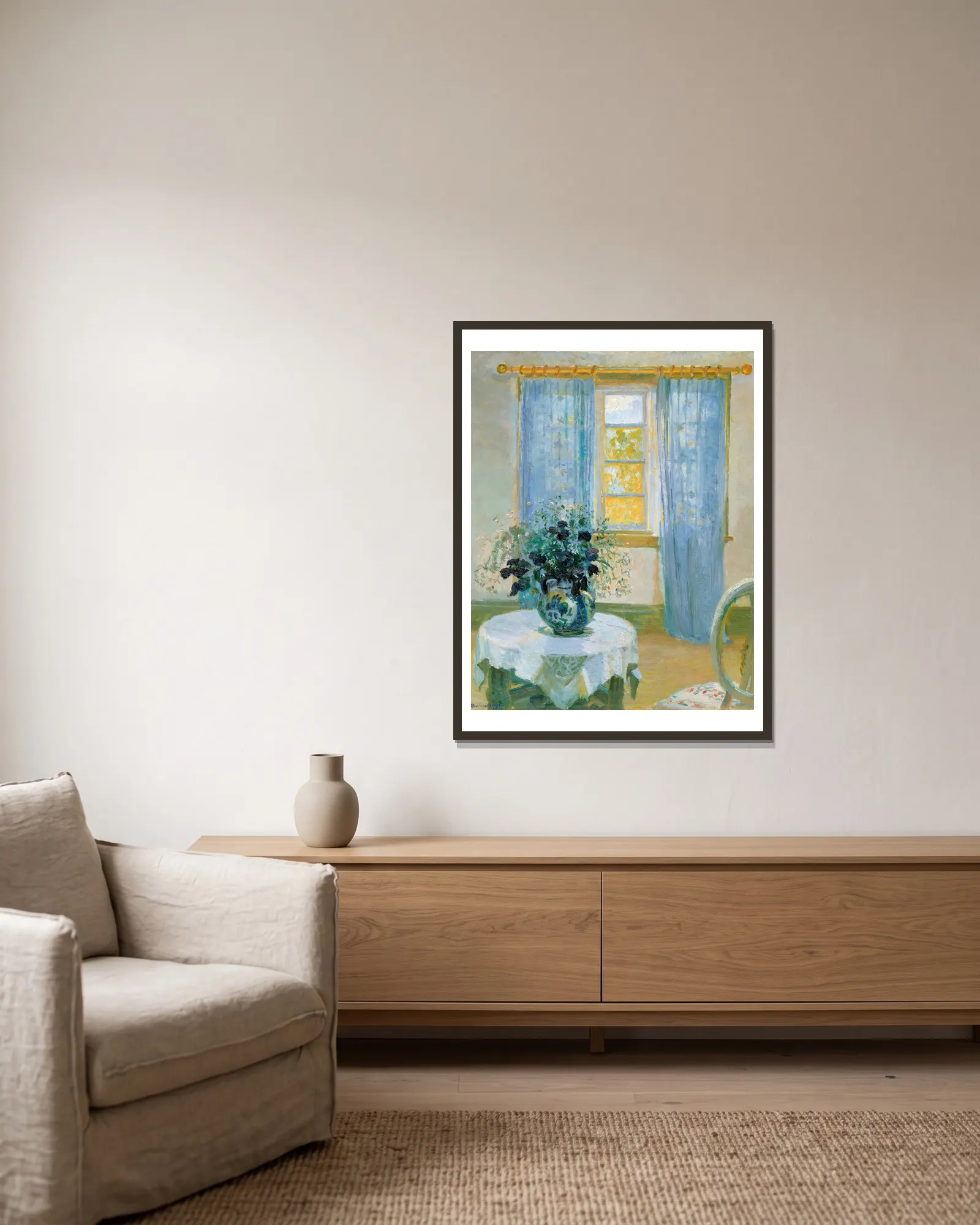 Interior with clematis av Anna Ancher inramad på en vägg