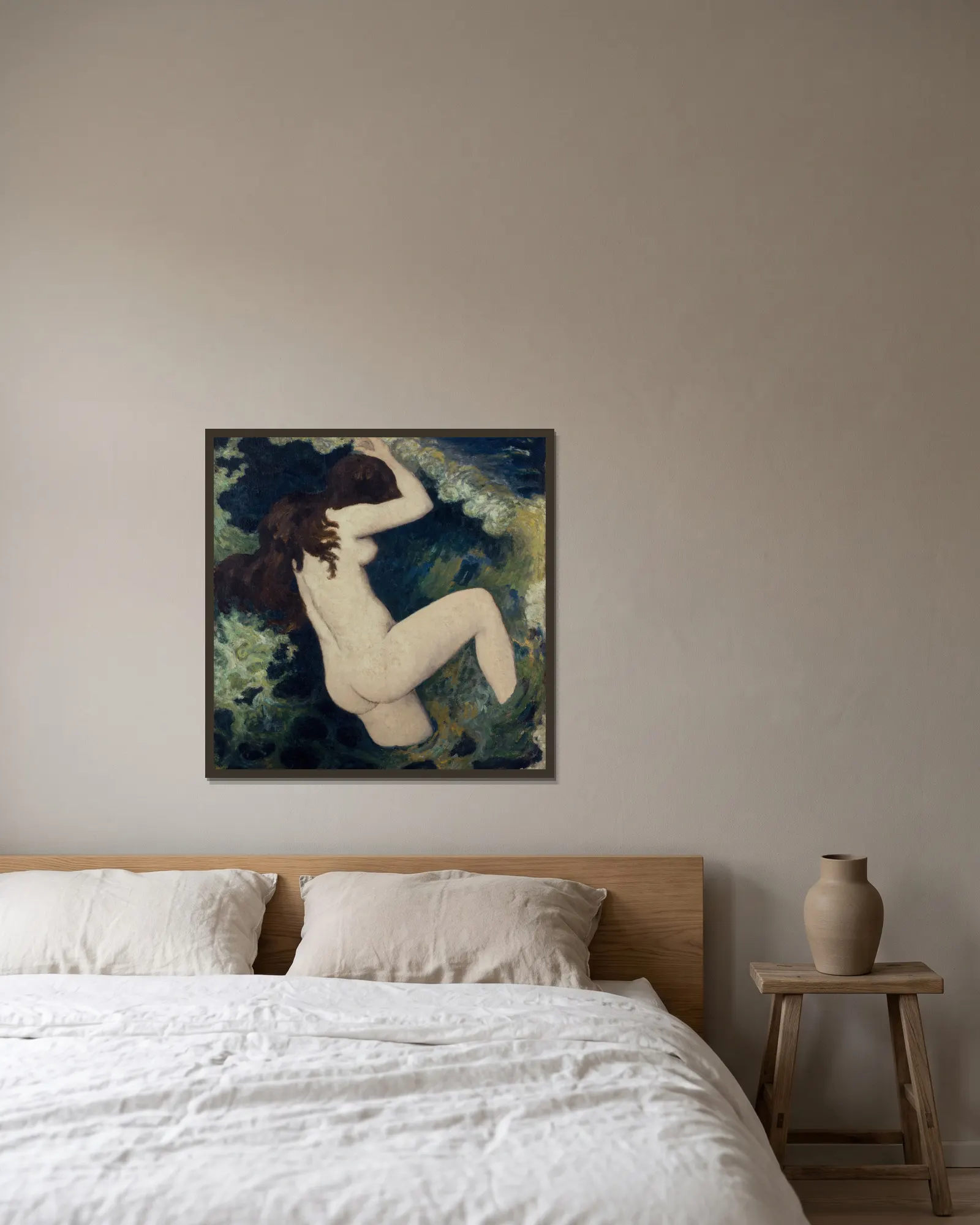 La vague av Aristide Maillol inramad på en vägg