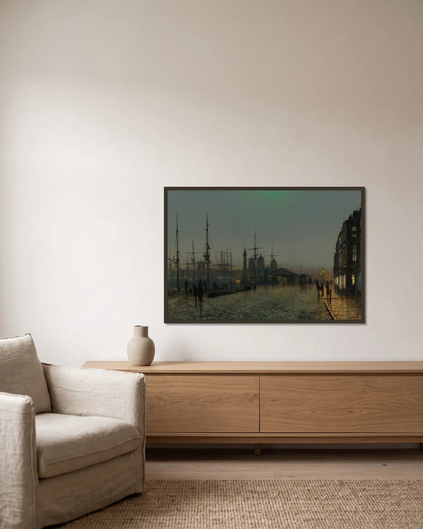 Hull Docks At Night av John Atkinson Grimshaw inramad på en vägg
