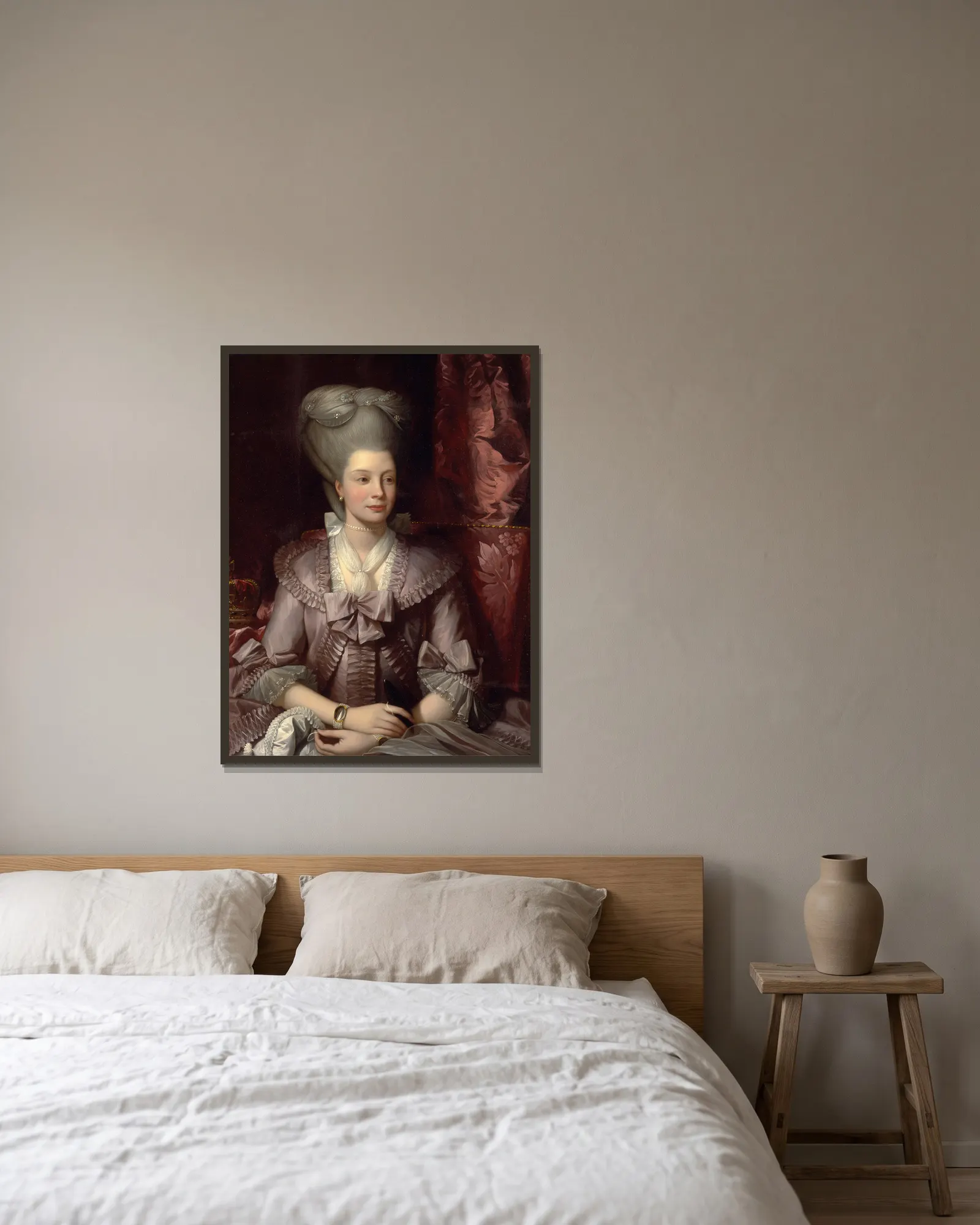Queen Charlotte av Benjamin West inramad på en vägg