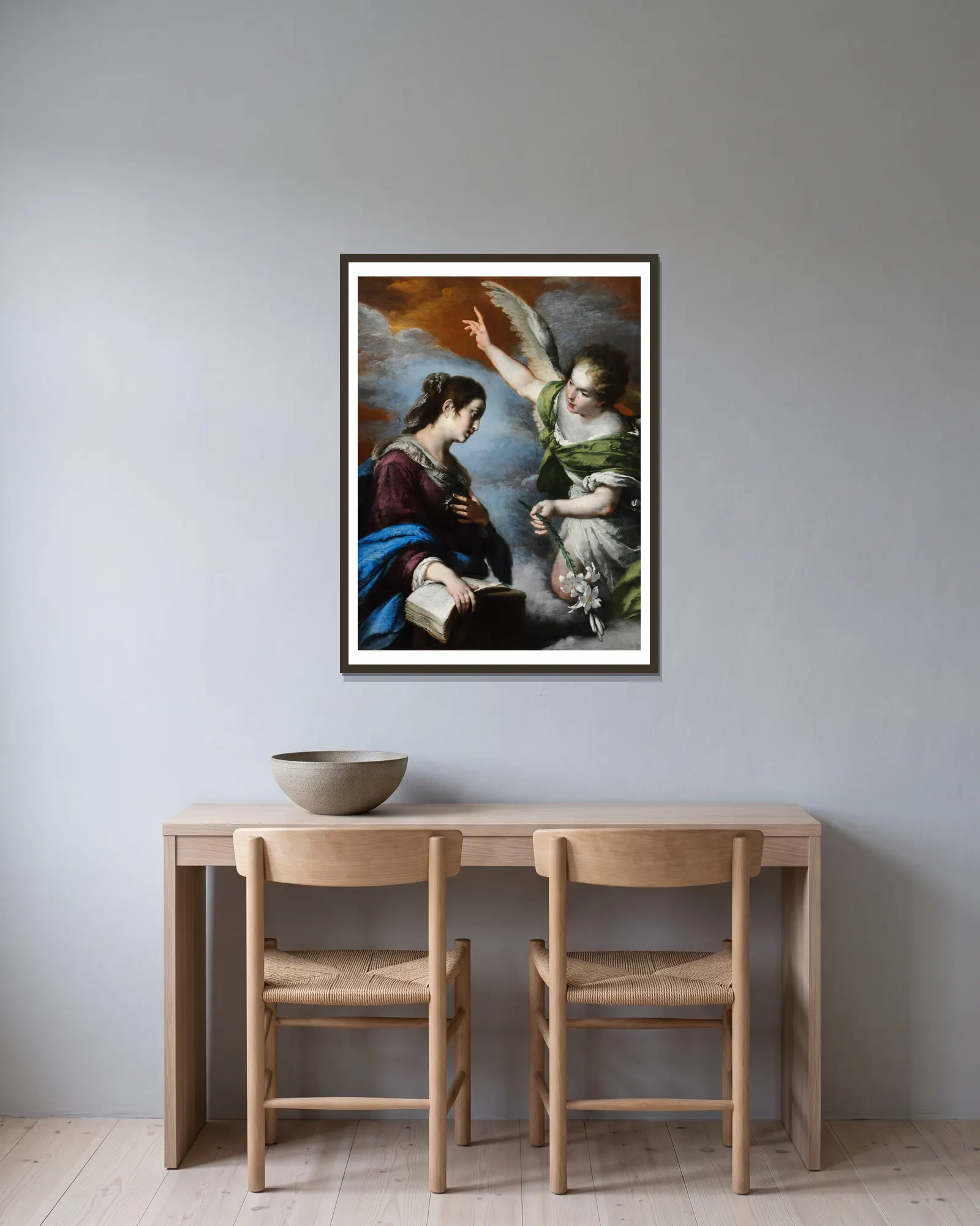 The Annunciation av Bernardo Strozzi inramad på en vägg