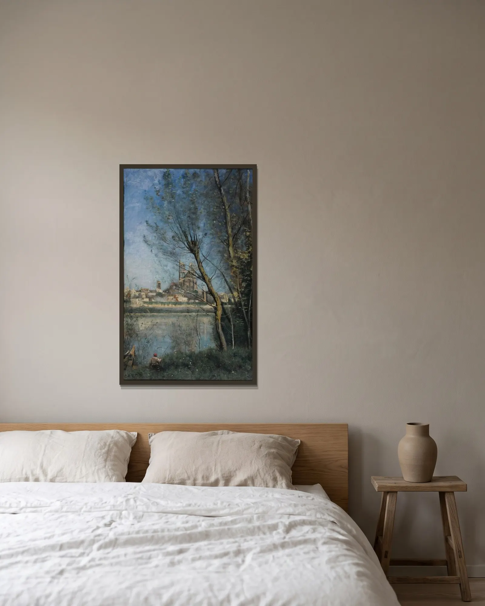 Mantes (le matin) av Jean-Baptiste-Camille Corot inramad på en vägg