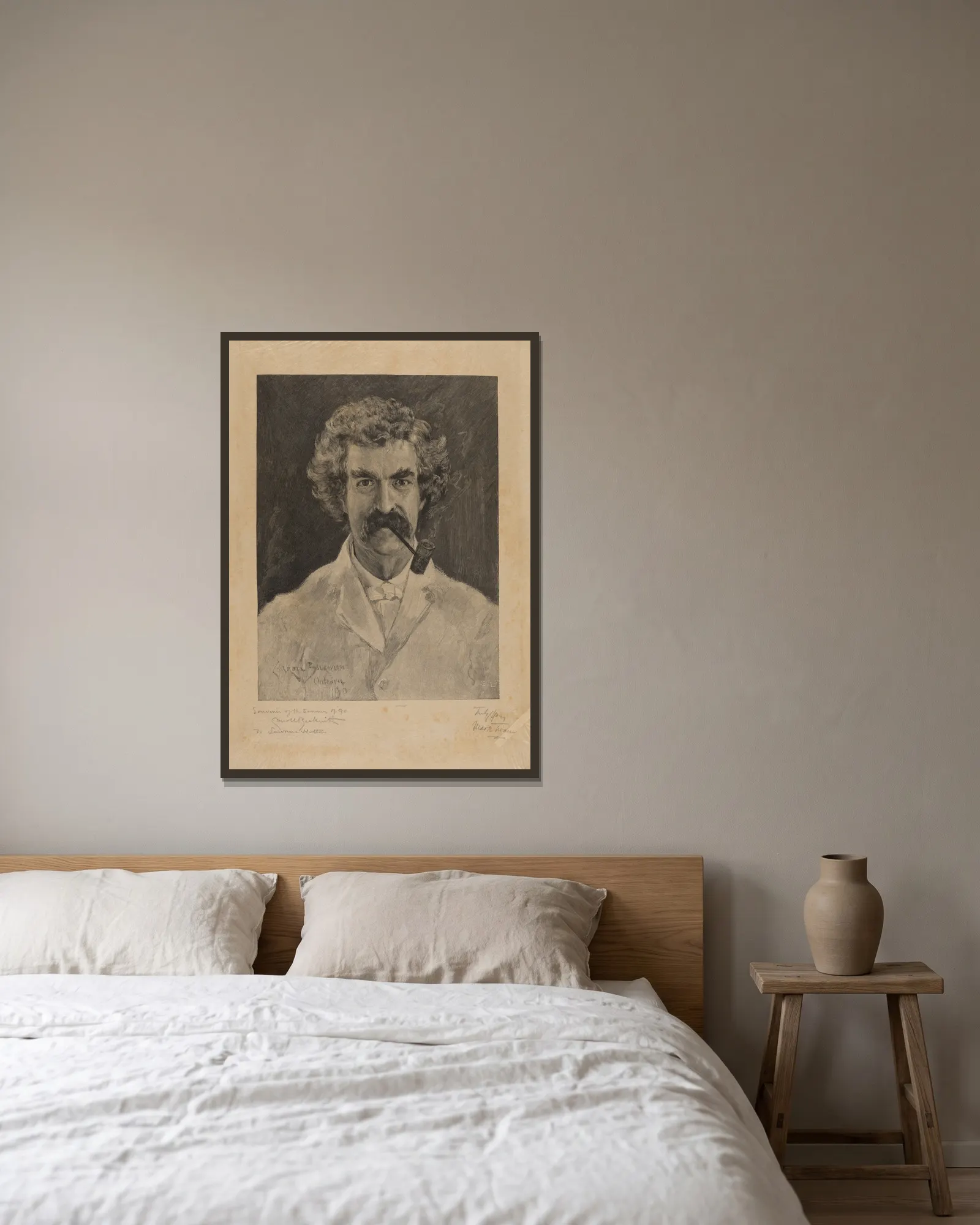 Mark Twain. av James Carroll Beckwith inramad på en vägg