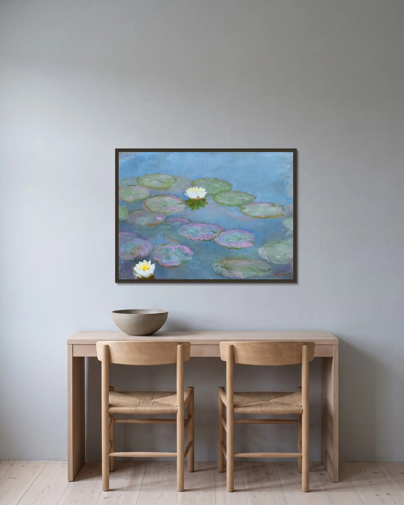 Nymphéas av Claude Monet inramad på en vägg