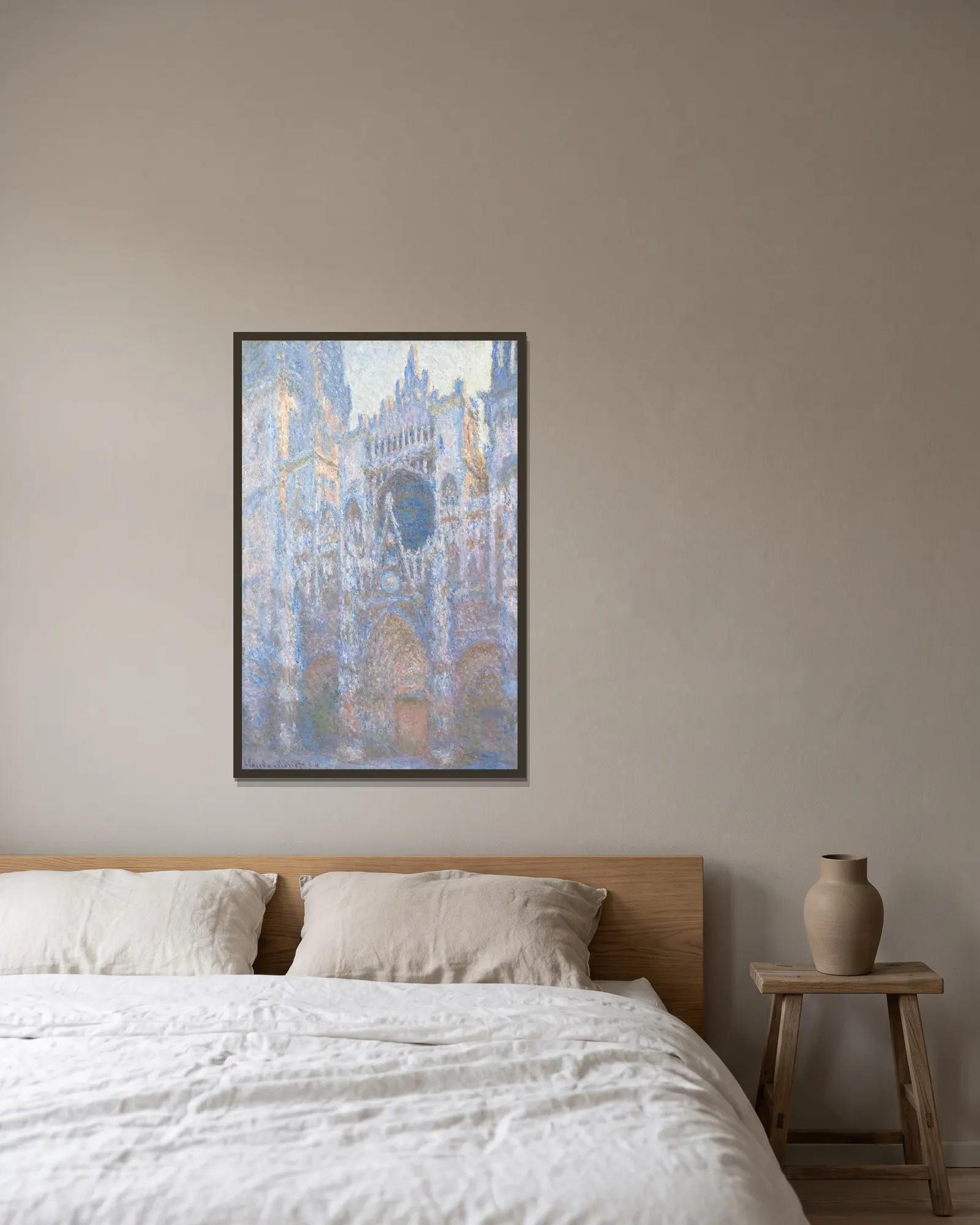 Rouen Cathedral, West Façade av Claude Monet inramad på en vägg