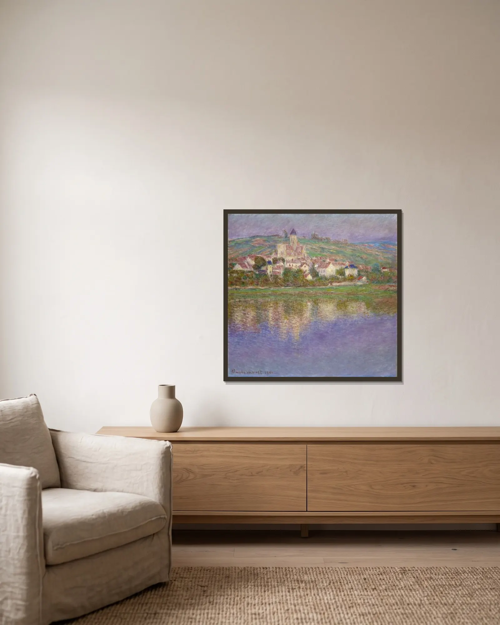 Vétheuil av Claude Monet inramad på en vägg
