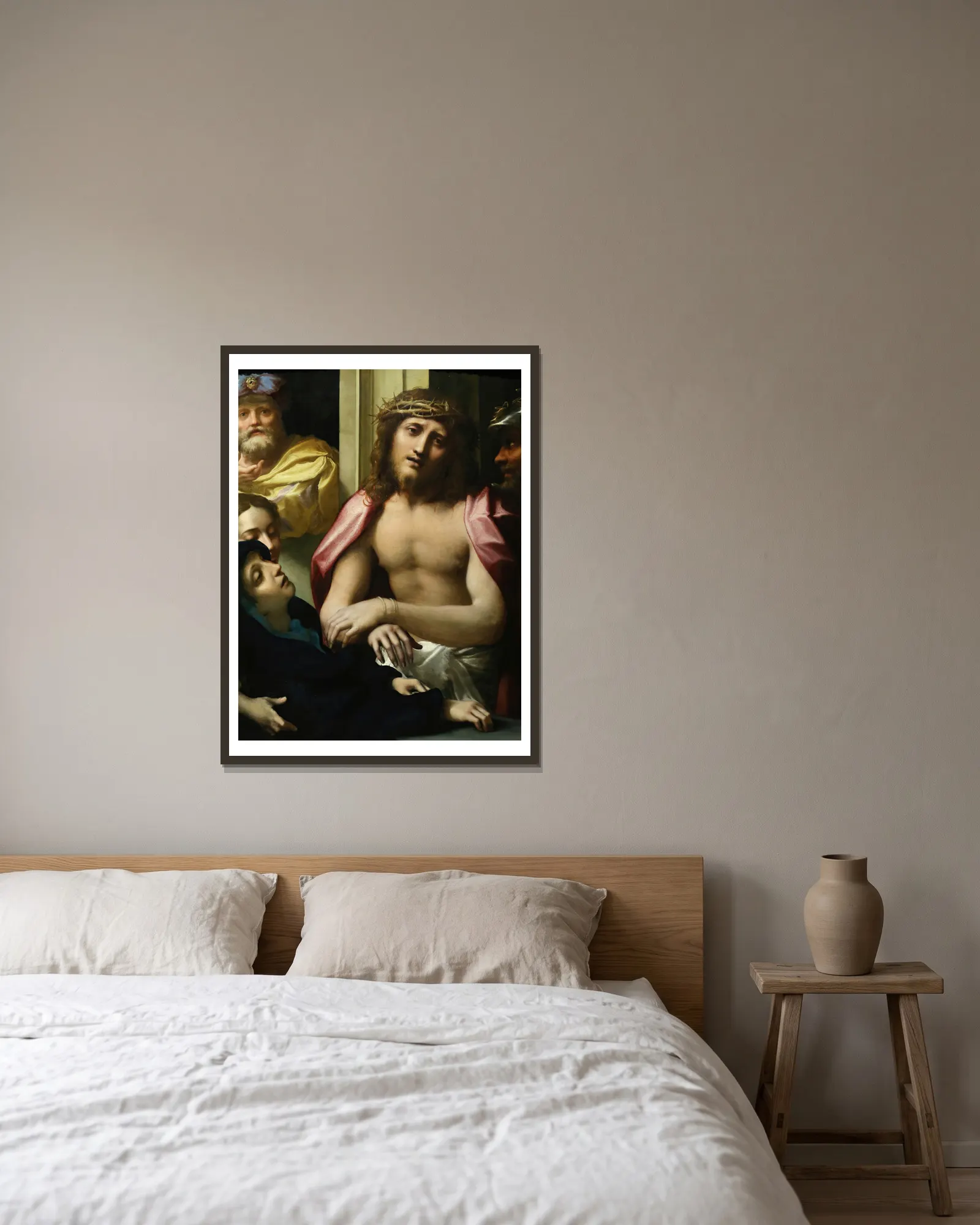 Ecce Homo av Correggio inramad på en vägg