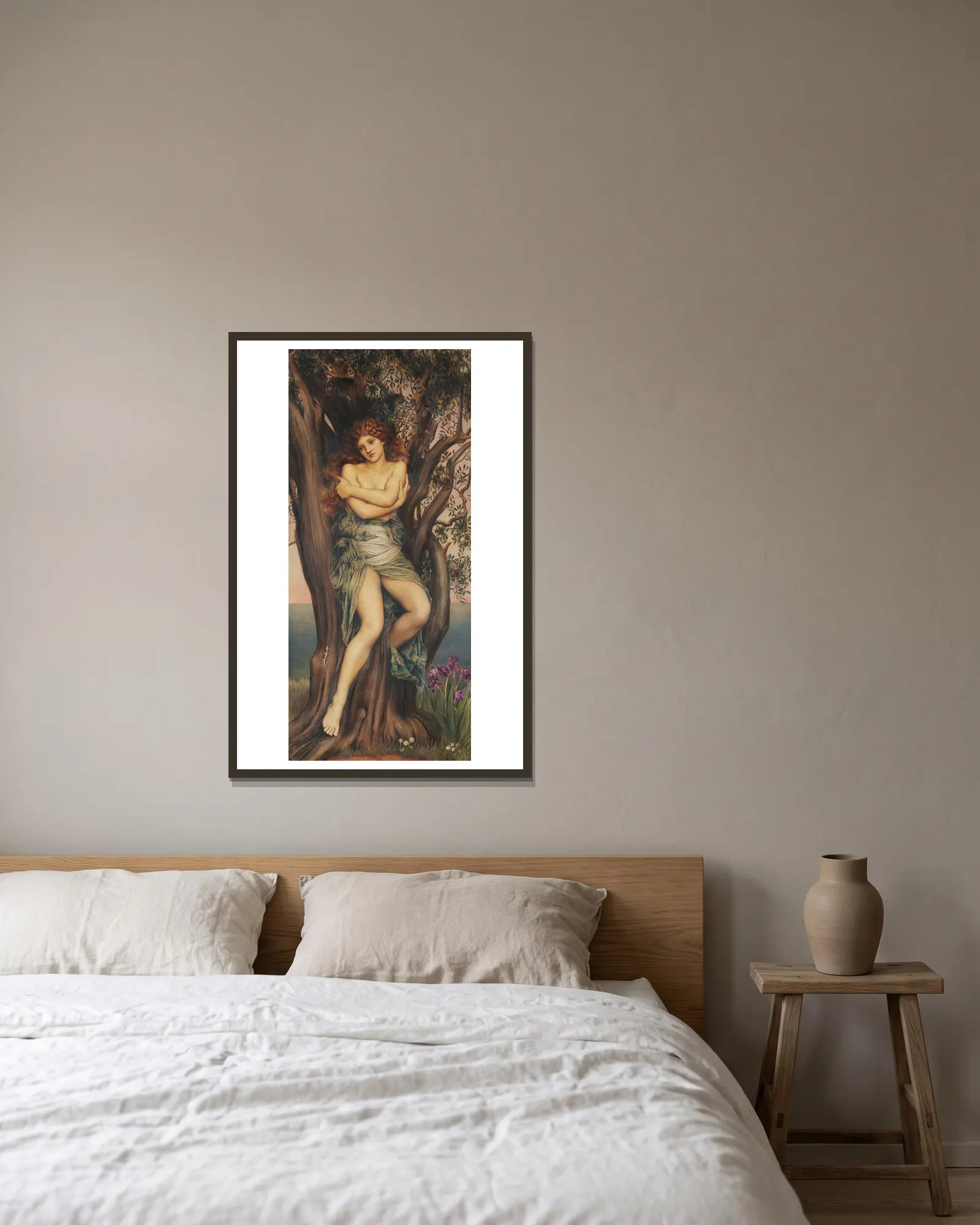 The Dryad av Evelyn De Morgan inramad på en vägg