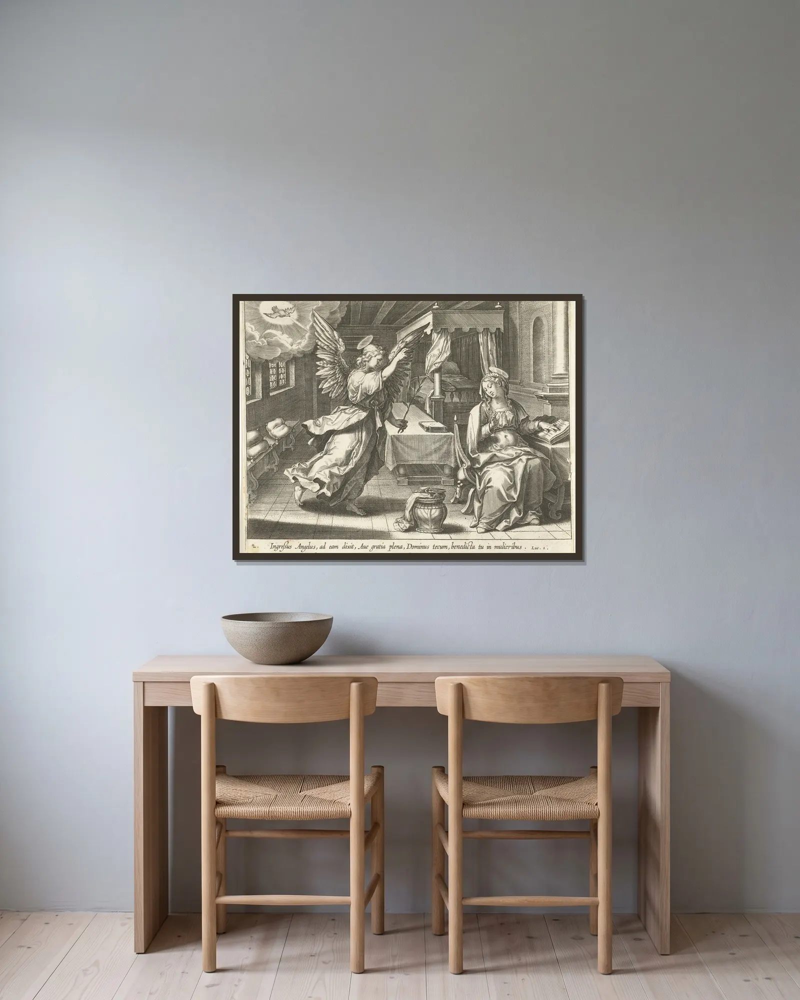 Annunciation av Maerten De Vos inramad på en vägg