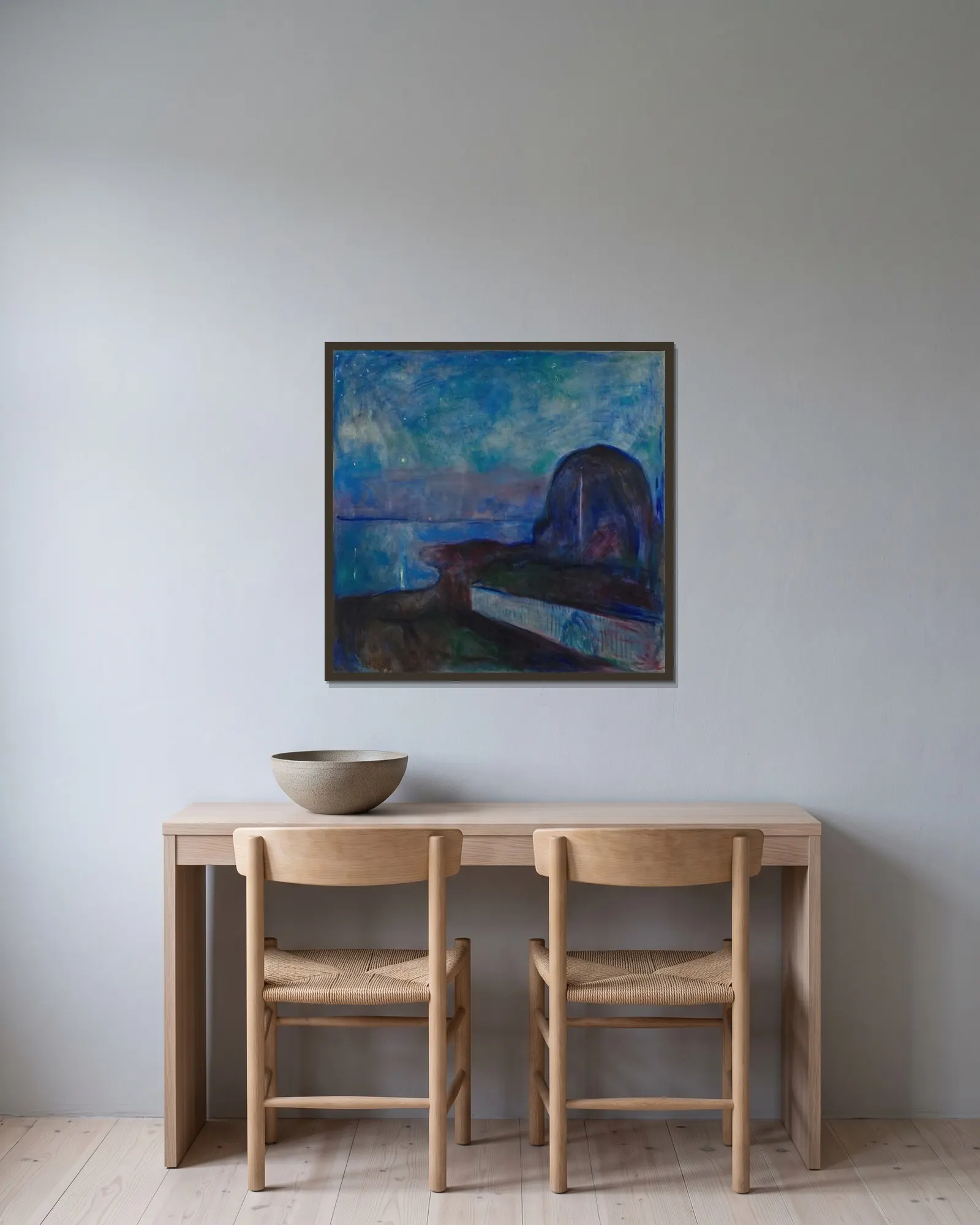 Starry Night av Edvard Munch inramad på en vägg