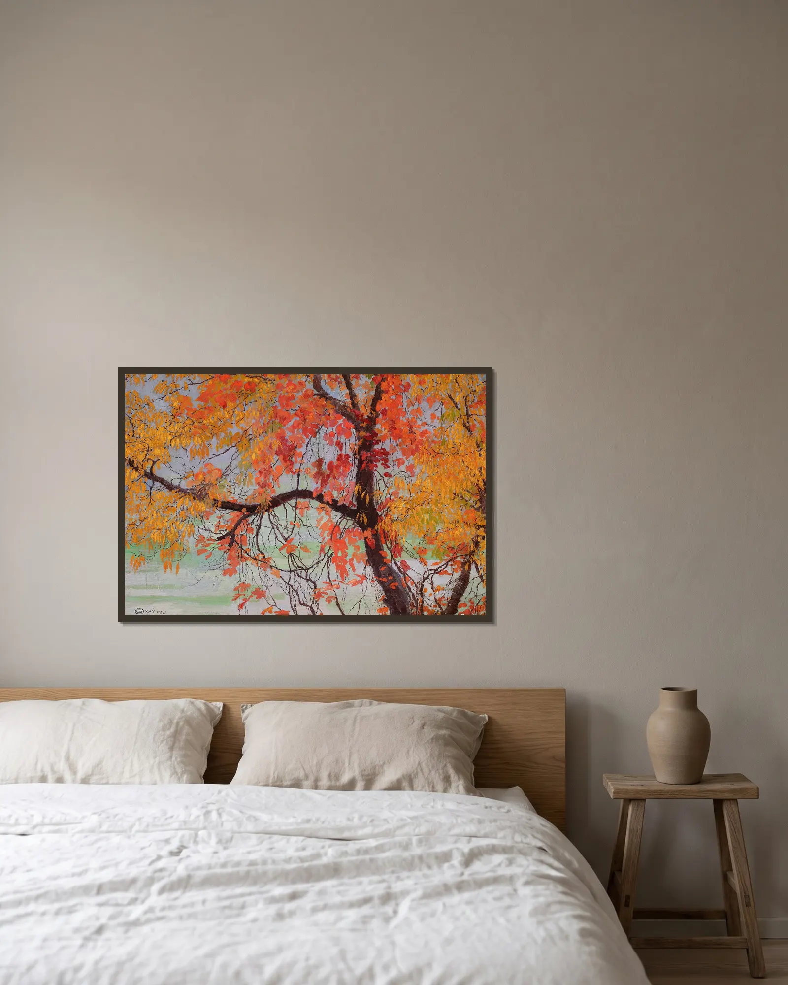 Autumn leaves av Edward Okuń inramad på en vägg