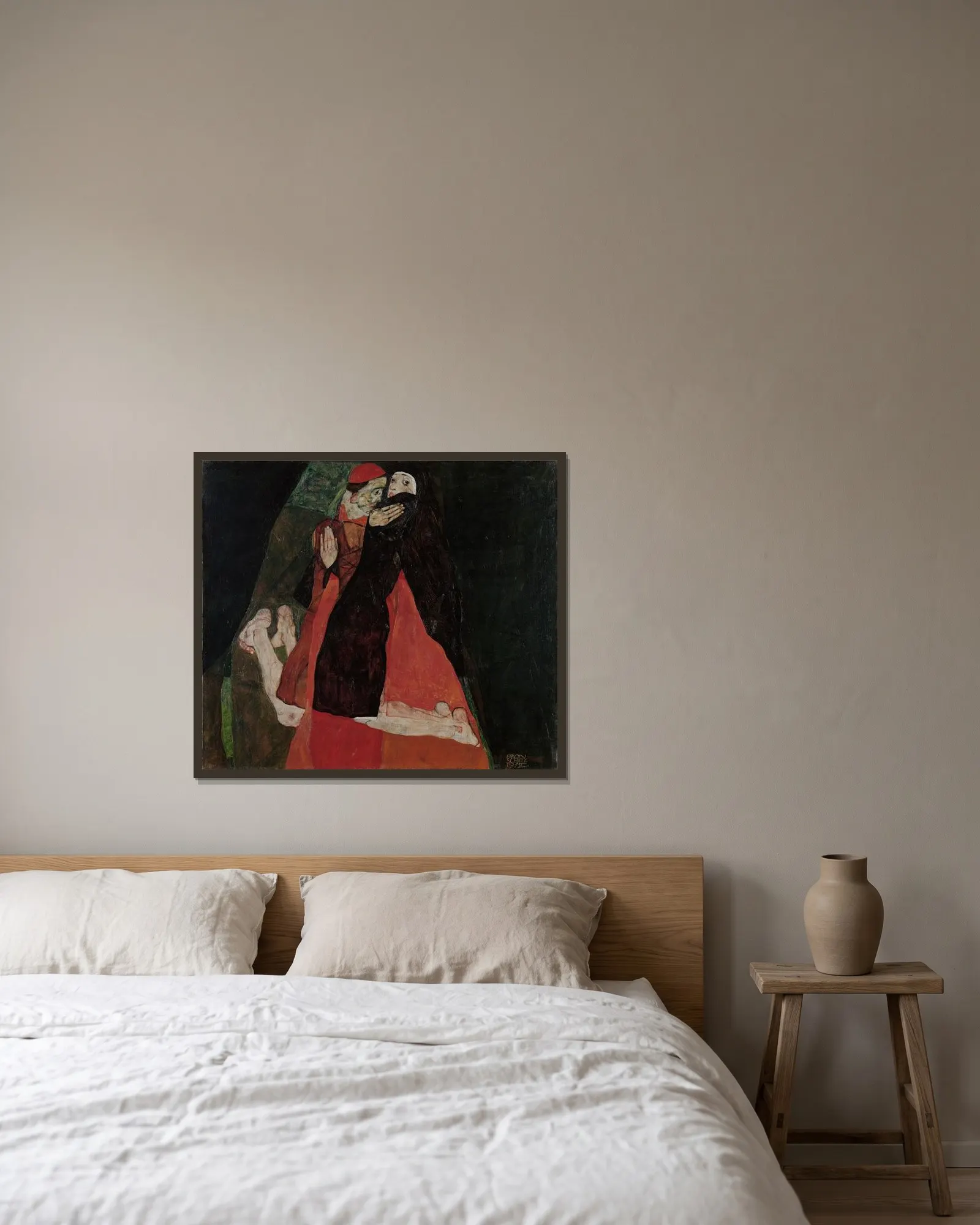 Cardinal and Nun (Caress) av Egon Schiele inramad på en vägg
