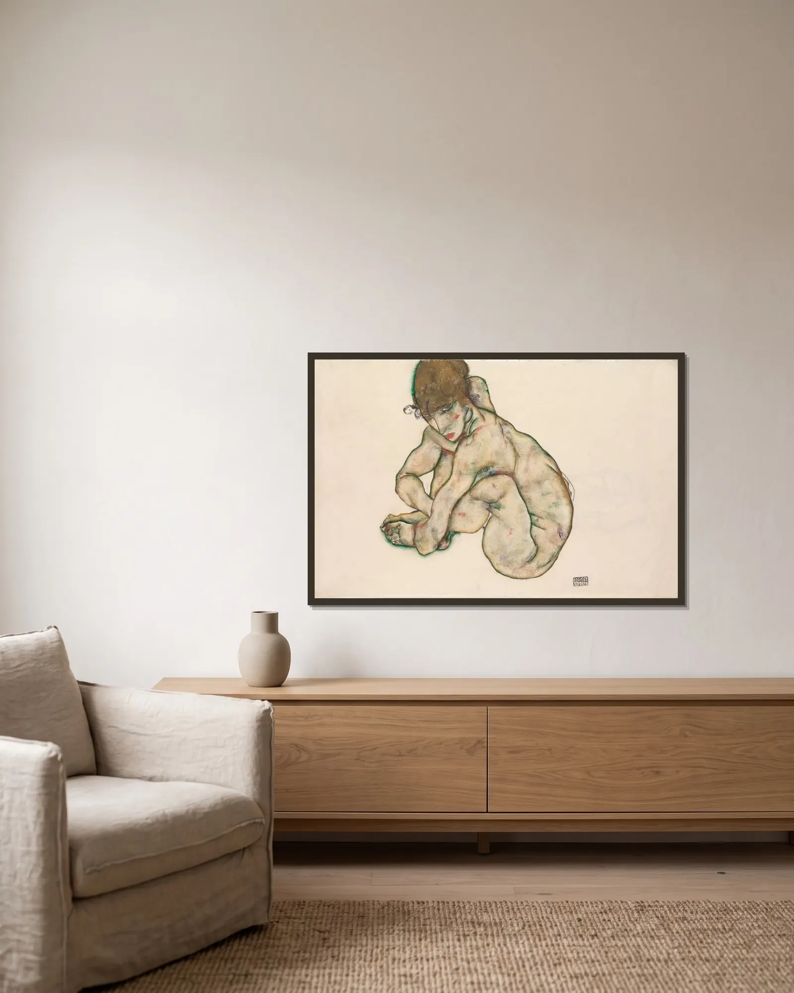 Crouching Nude Girl av Egon Schiele inramad på en vägg