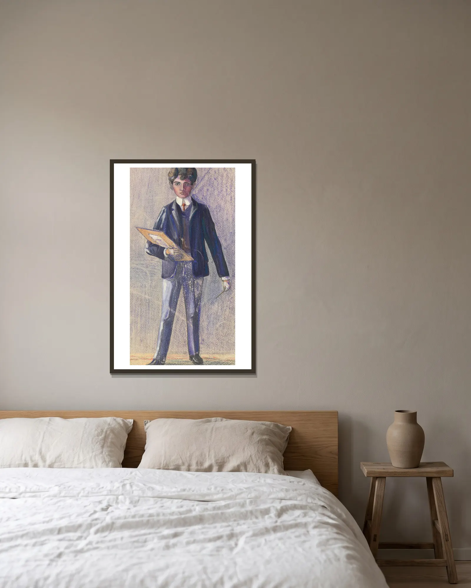 Spiegelbild av Egon Schiele inramad på en vägg