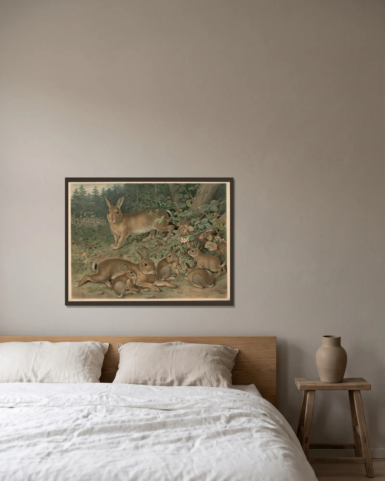 Rabbits av Emil Schmidt inramad på en vägg