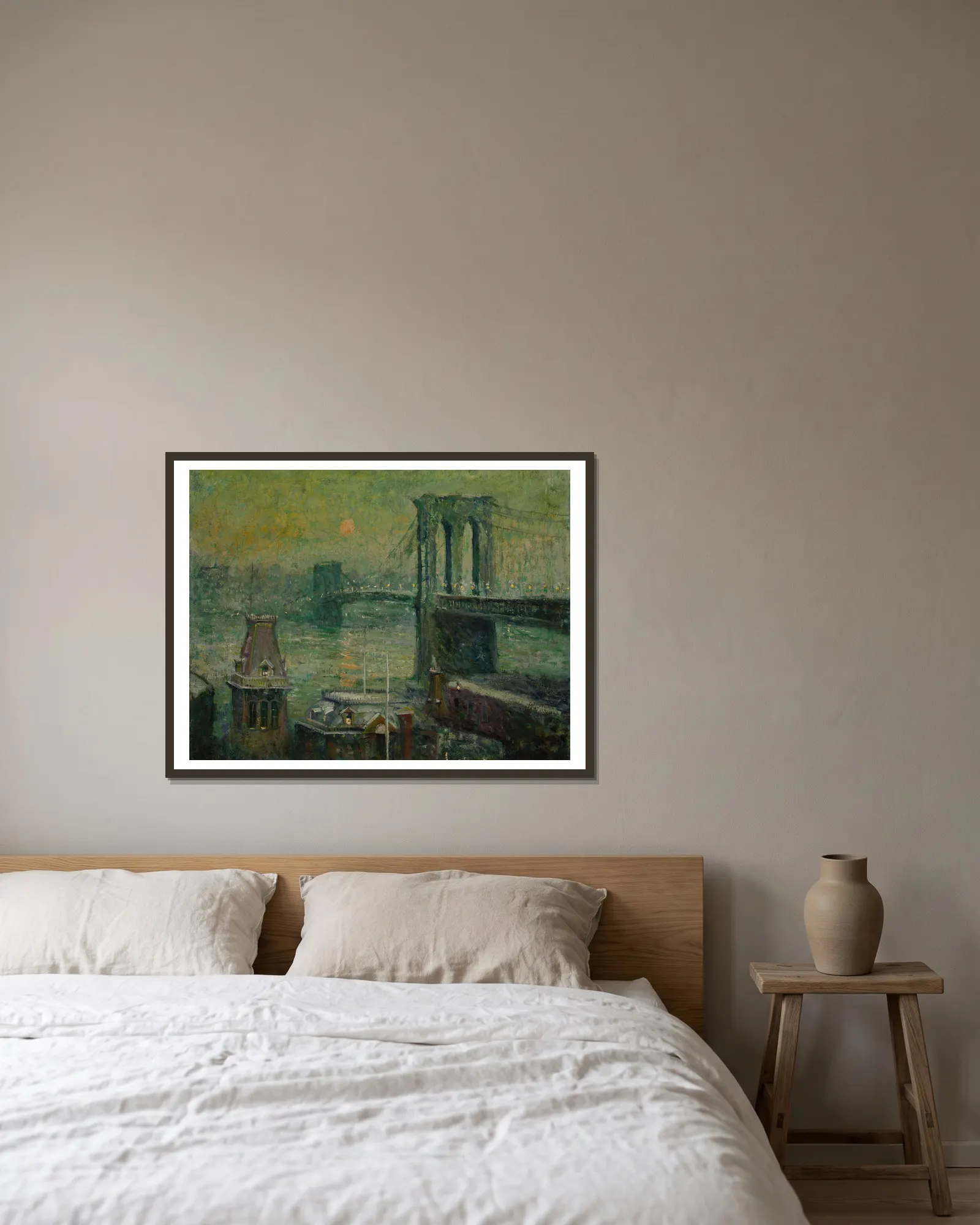 Brooklyn Bridge av Ernest Lawson inramad på en vägg