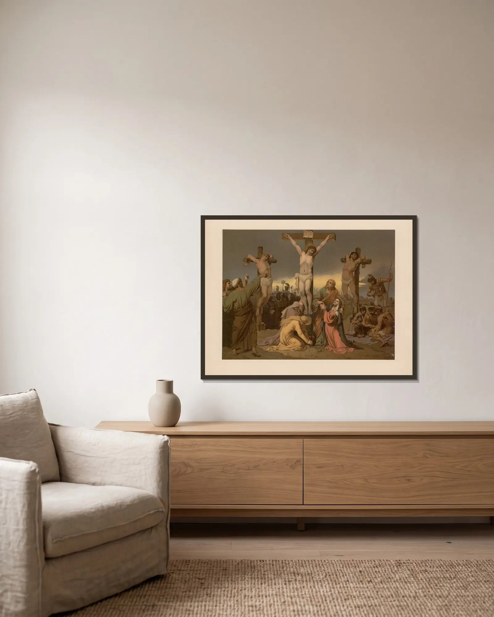 The Crucifixion av Ernst Pessler inramad på en vägg