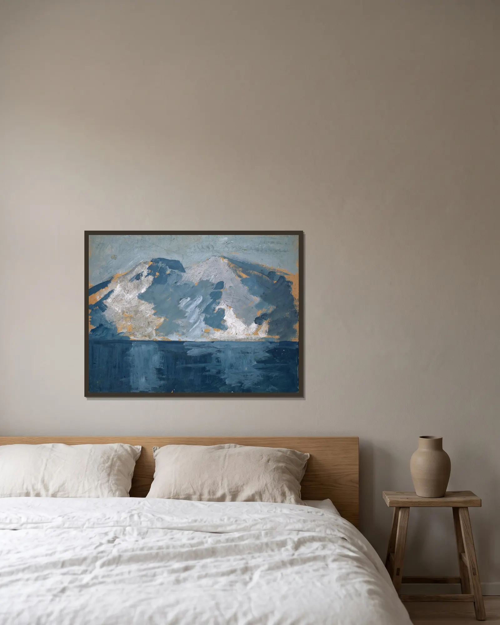 Mountainous Coast av Ernst Schiess inramad på en vägg