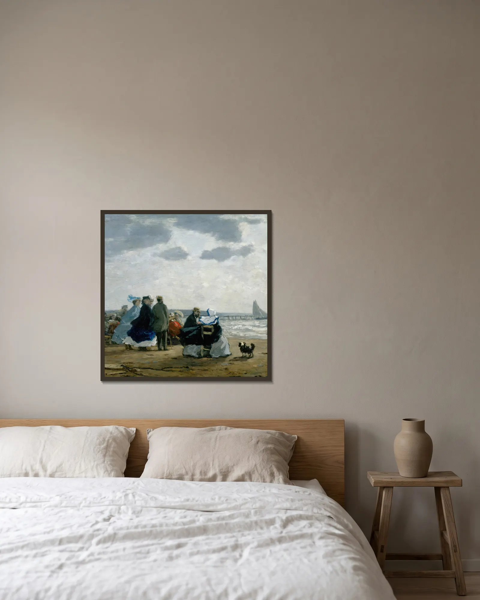 On the Beach, Dieppe av Eugène Boudin inramad på en vägg