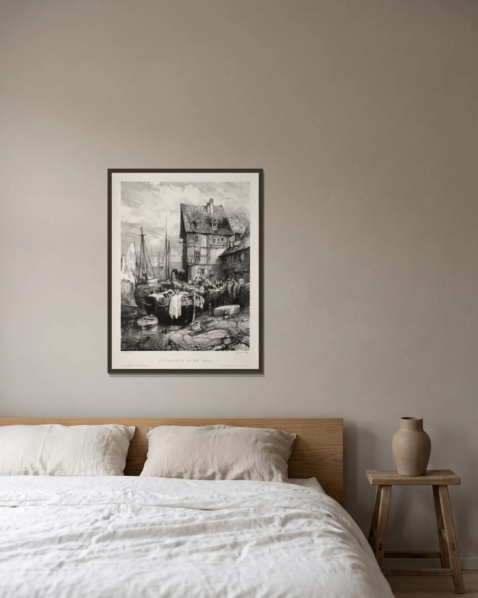 Intérieur d’un port av Eugène Isabey inramad på en vägg