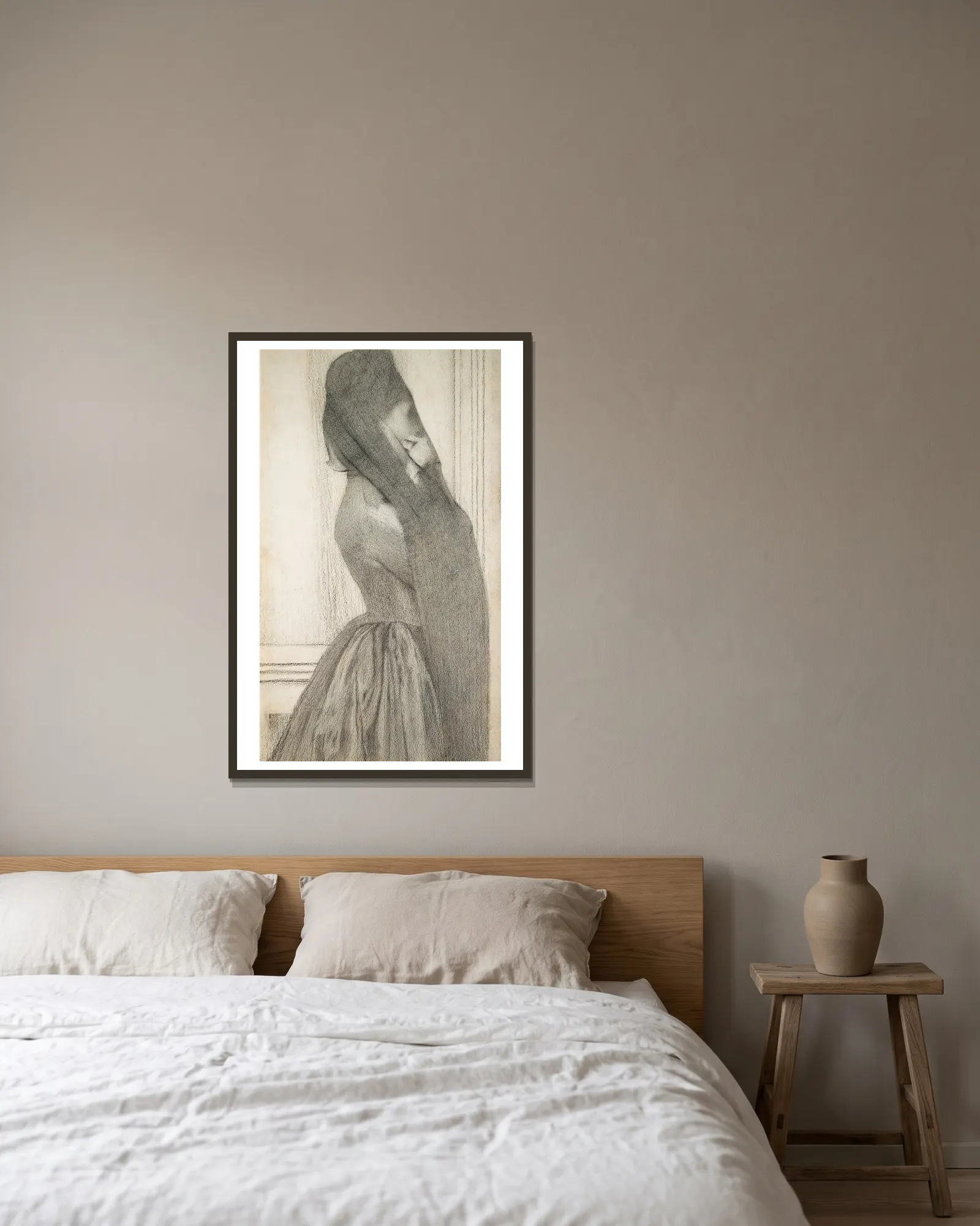 The Veil av Fernand Khnopff inramad på en vägg