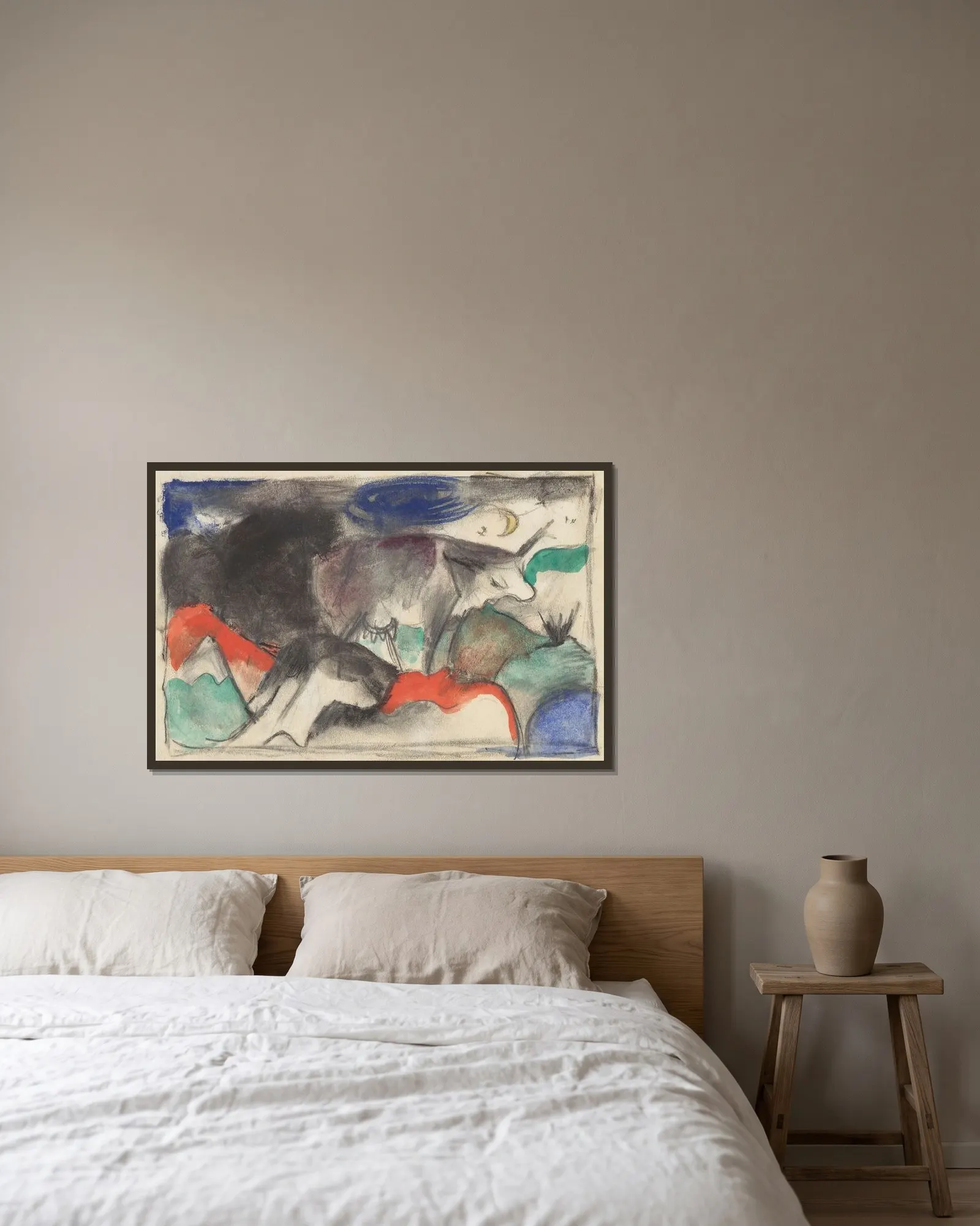 Rotes Rind av Franz Marc inramad på en vägg