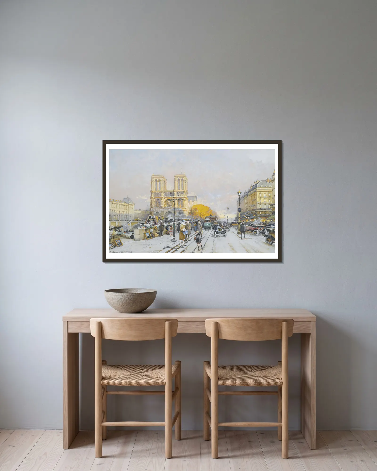 Notre Dame av Eugène Galien-Laloue inramad på en vägg