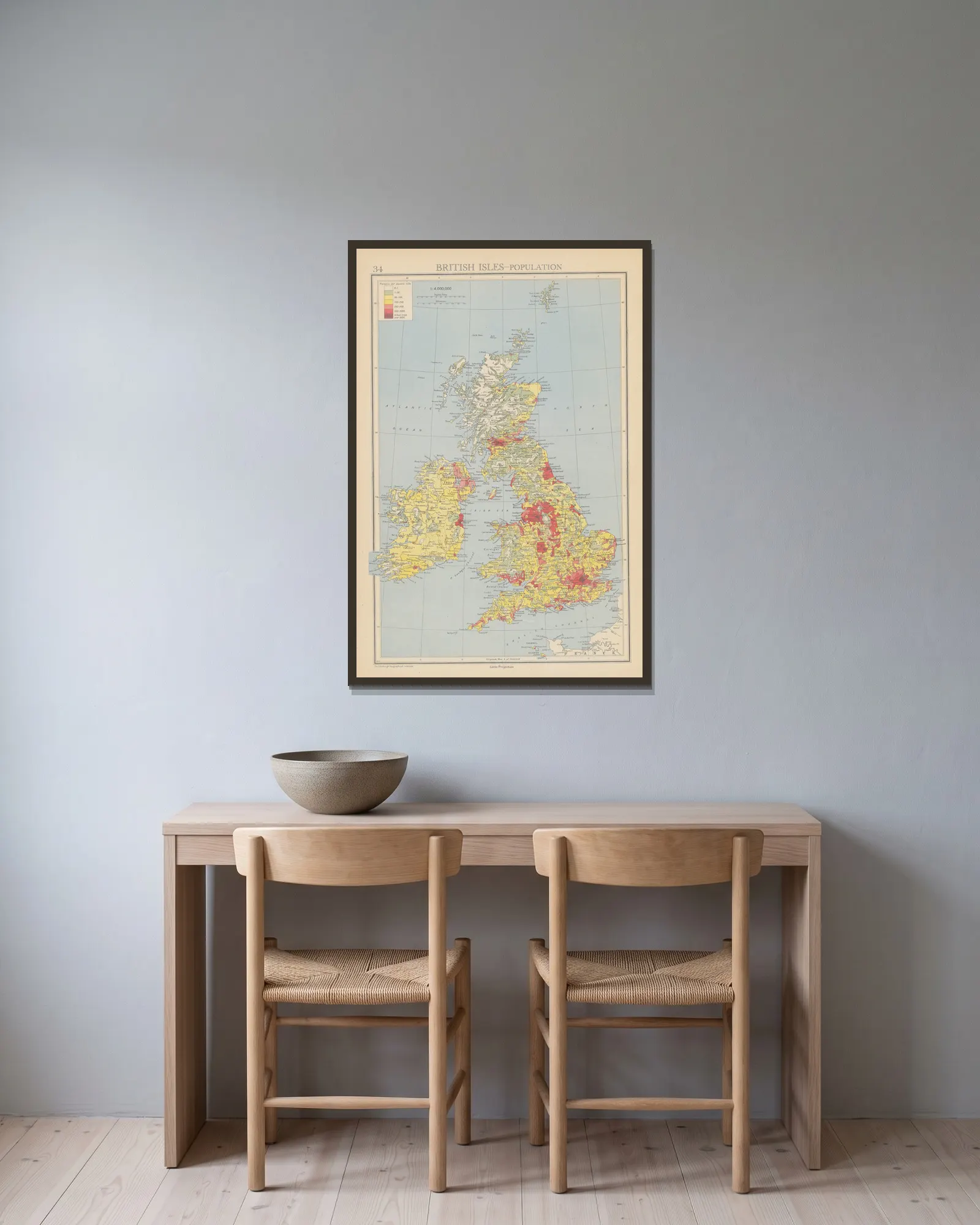 British Isles, Population av John George Bartholomew inramad på en vägg