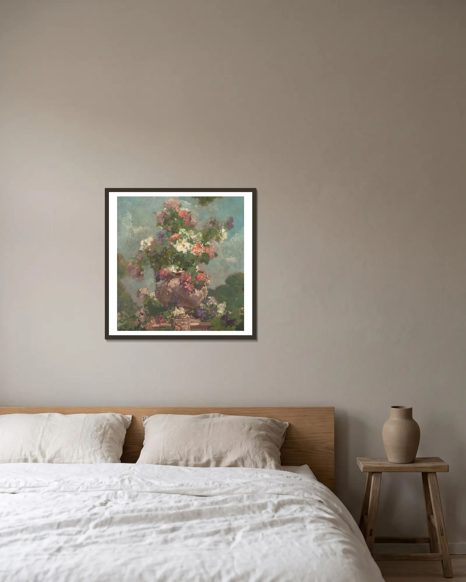 Fleurs av Georges Jeannin inramad på en vägg