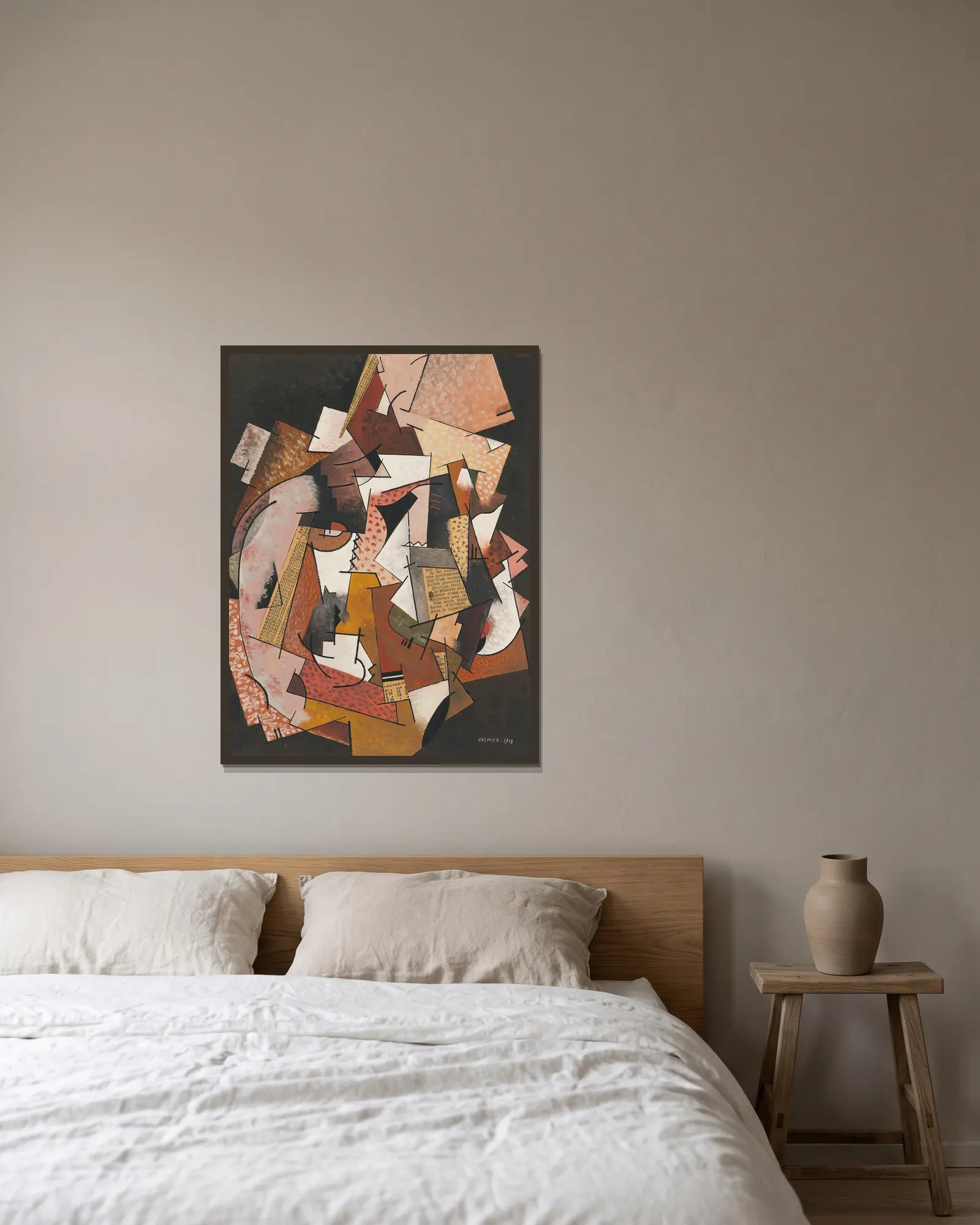 Composition au papier journal av Georges Valmier inramad på en vägg