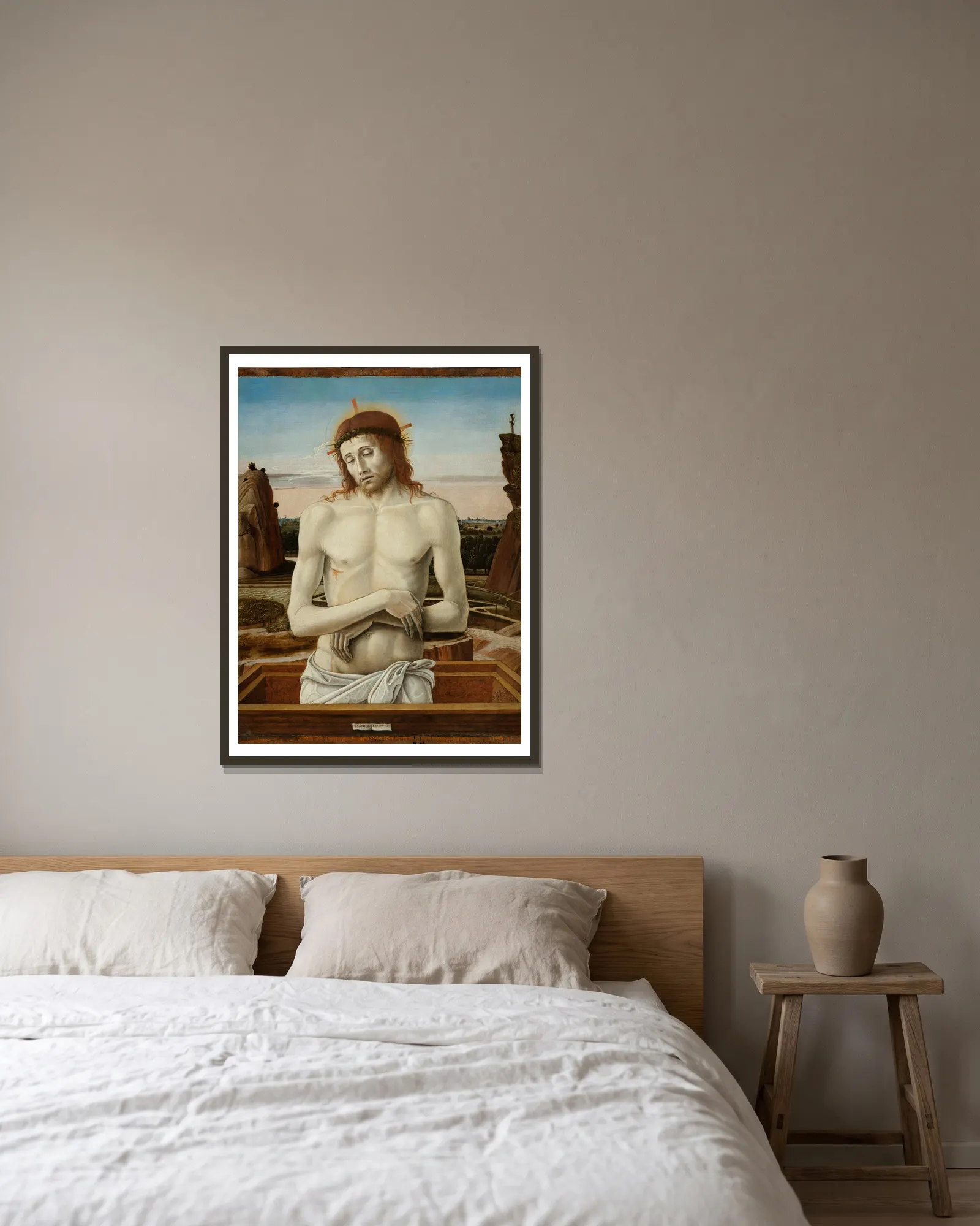 Imago Pietatis av Giovanni Bellini inramad på en vägg