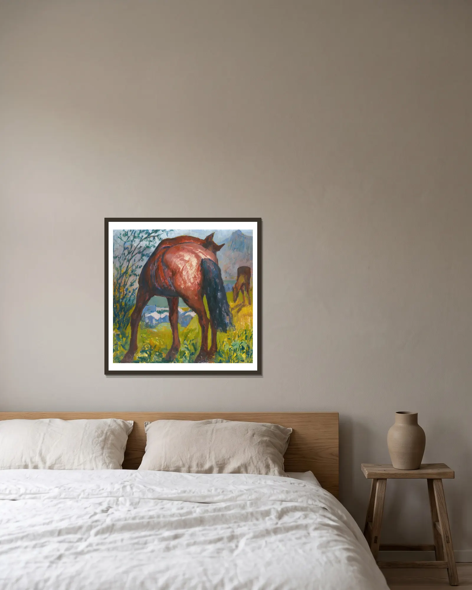 Red Horse av Giovanni Giacometti inramad på en vägg