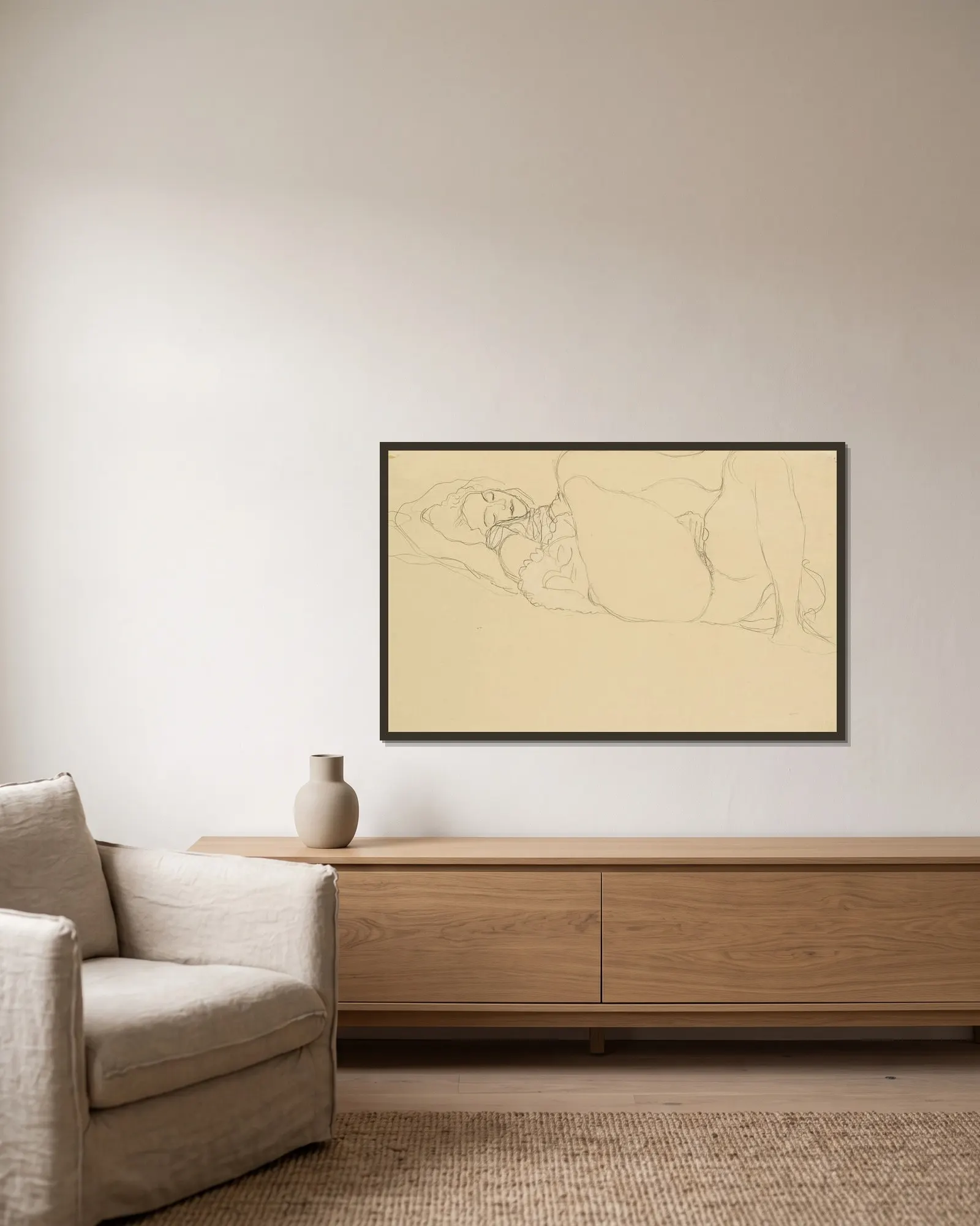 Akt (Nude) av Gustav Klimt inramad på en vägg