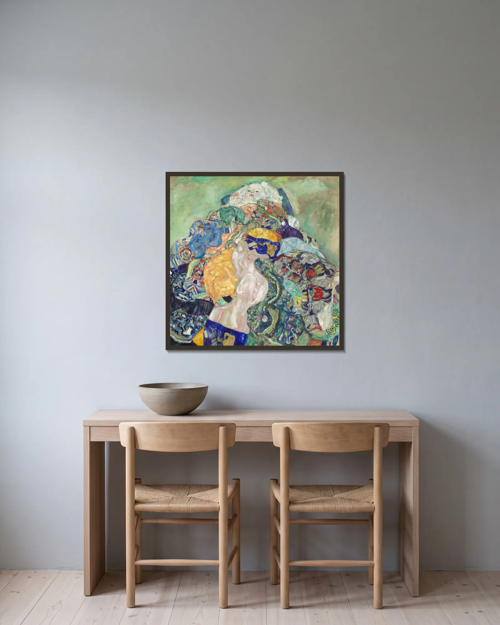 Baby (Cradle) av Gustav Klimt inramad på en vägg