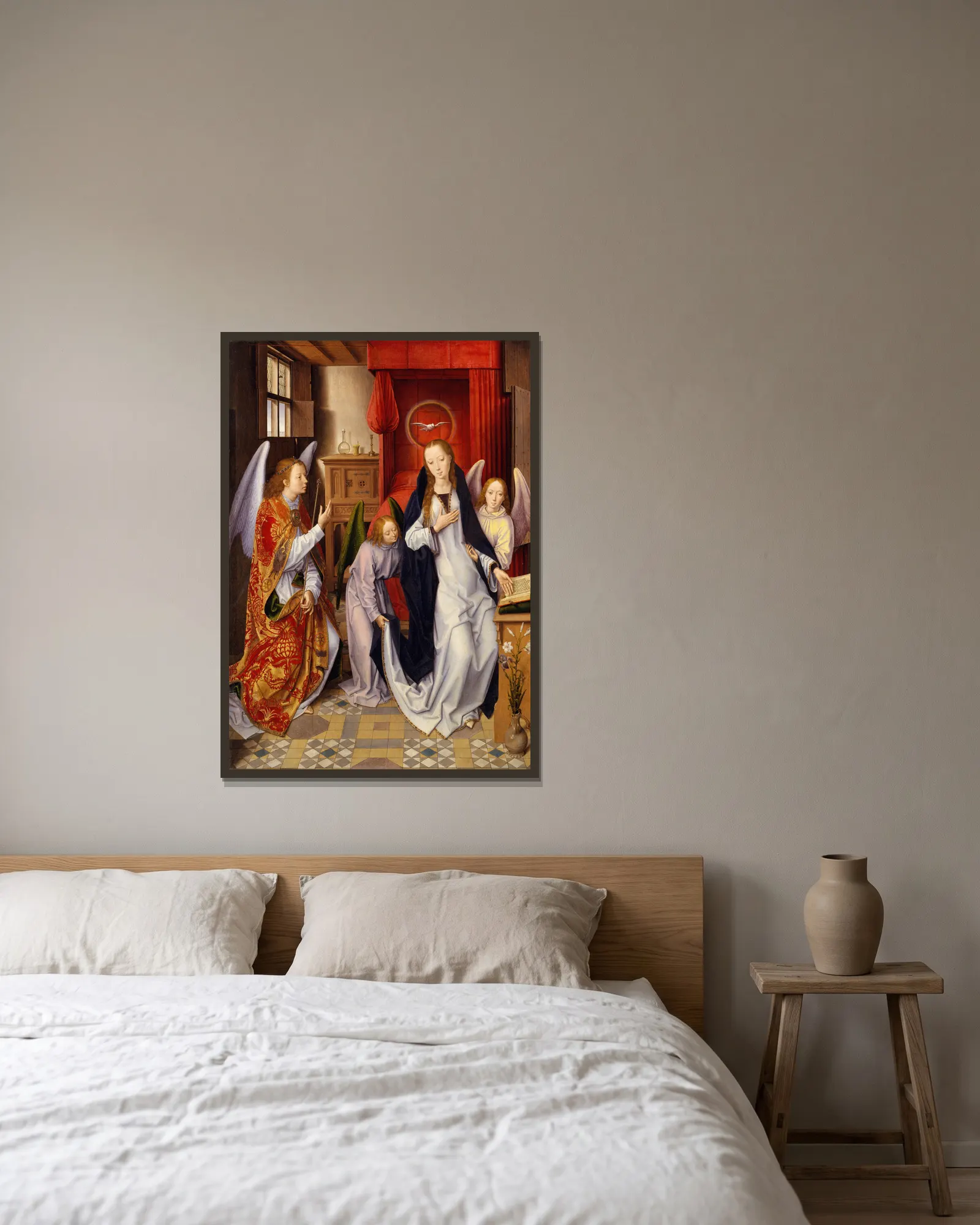 The Annunciation av Hans Memling inramad på en vägg