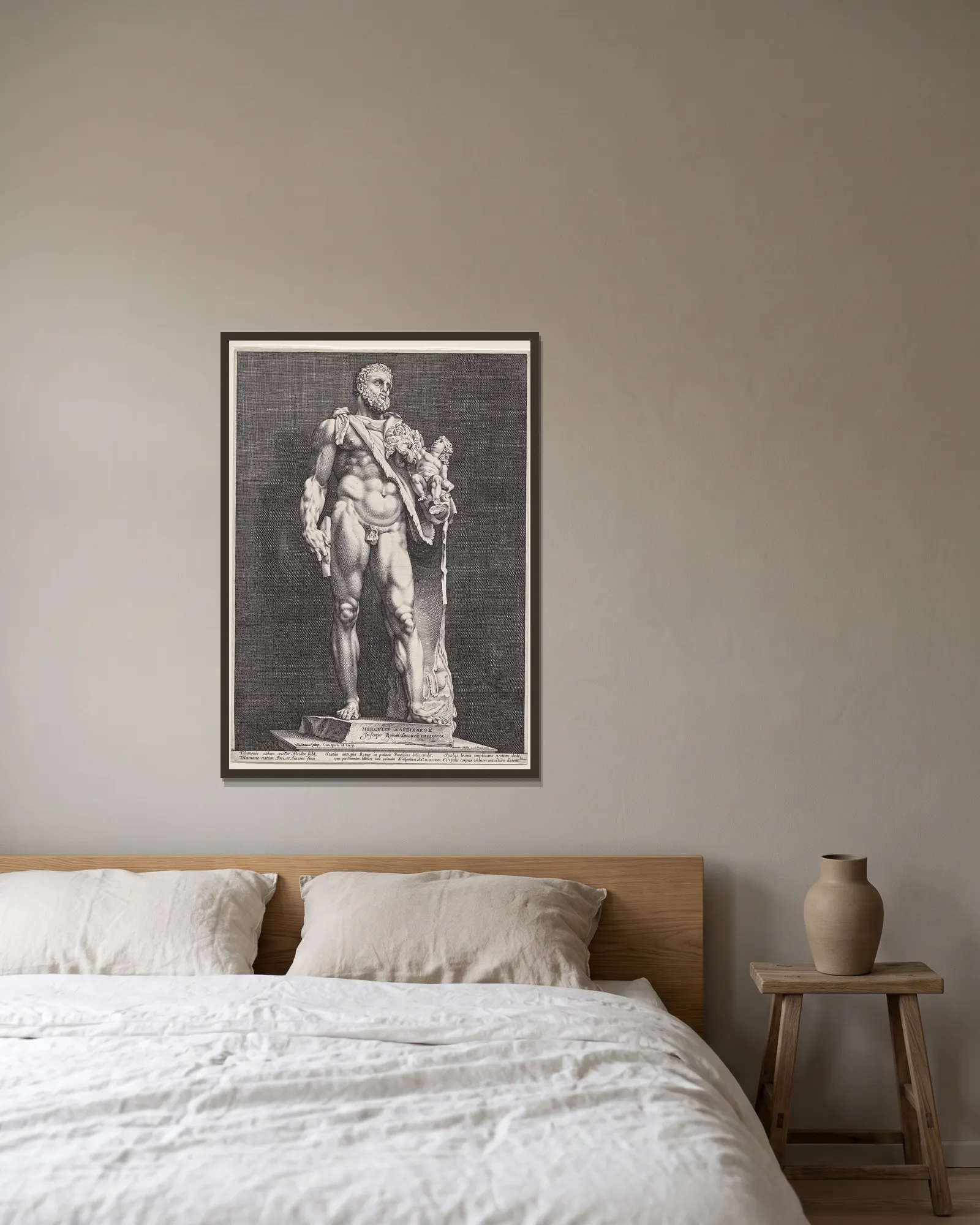 Hercules and Telephos av Hendrick Goltzius inramad på en vägg