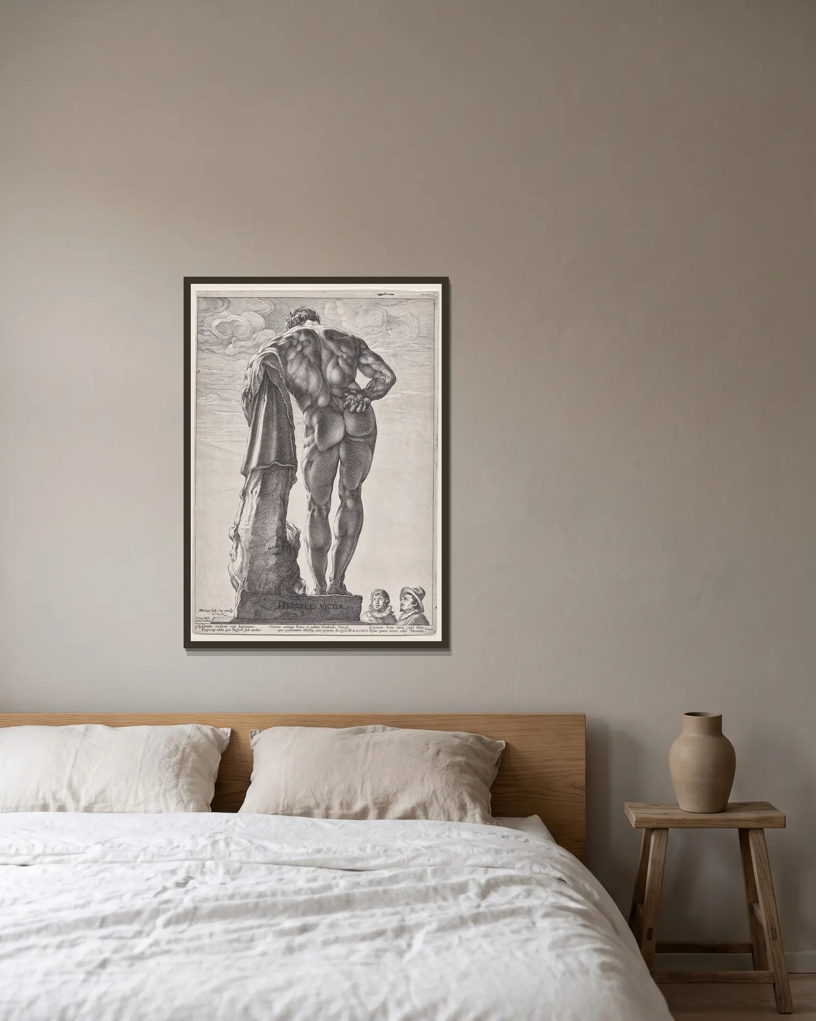 The Farnesian Hercules av Hendrick Goltzius inramad på en vägg