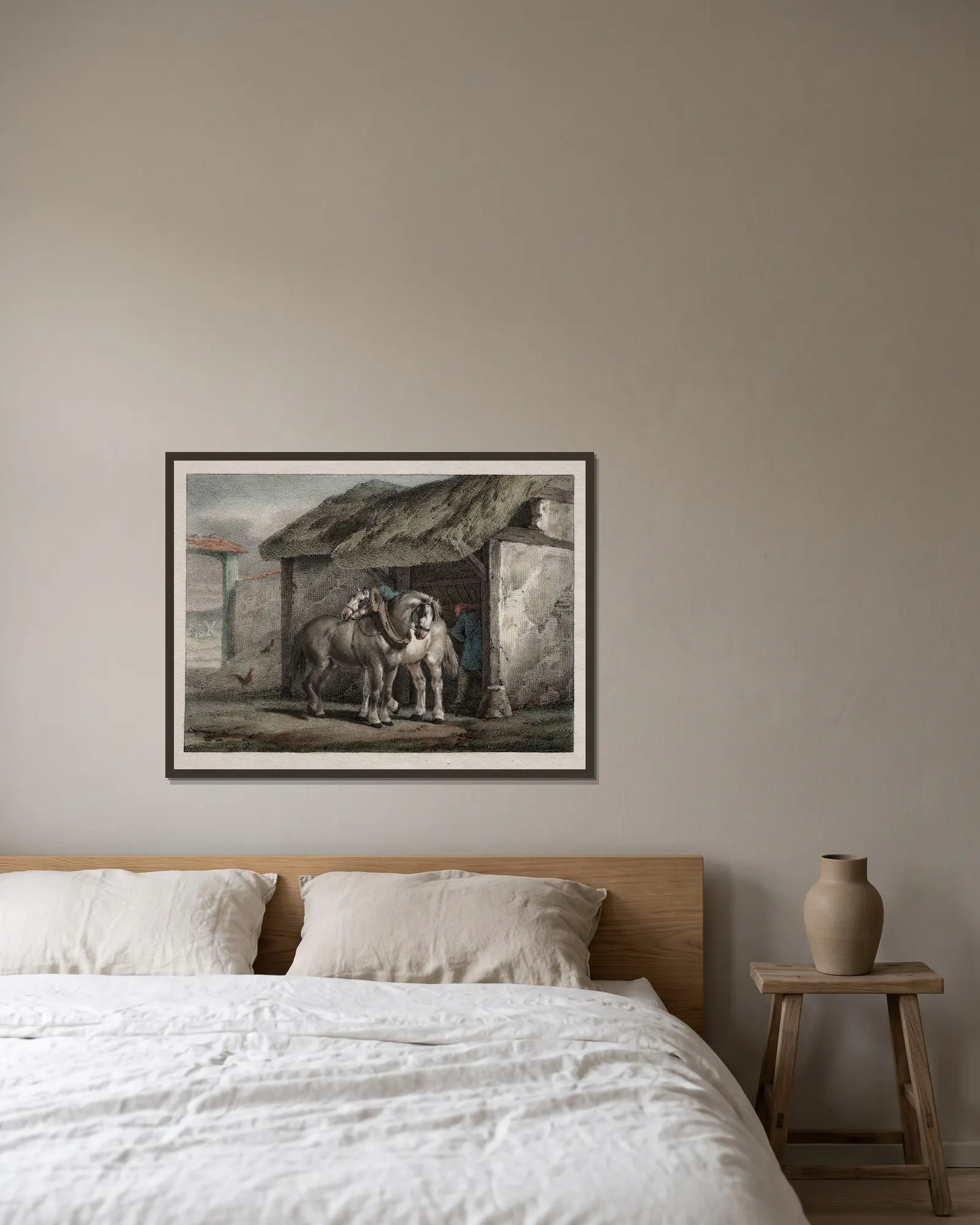 Farm Horse av Horace Vernet inramad på en vägg