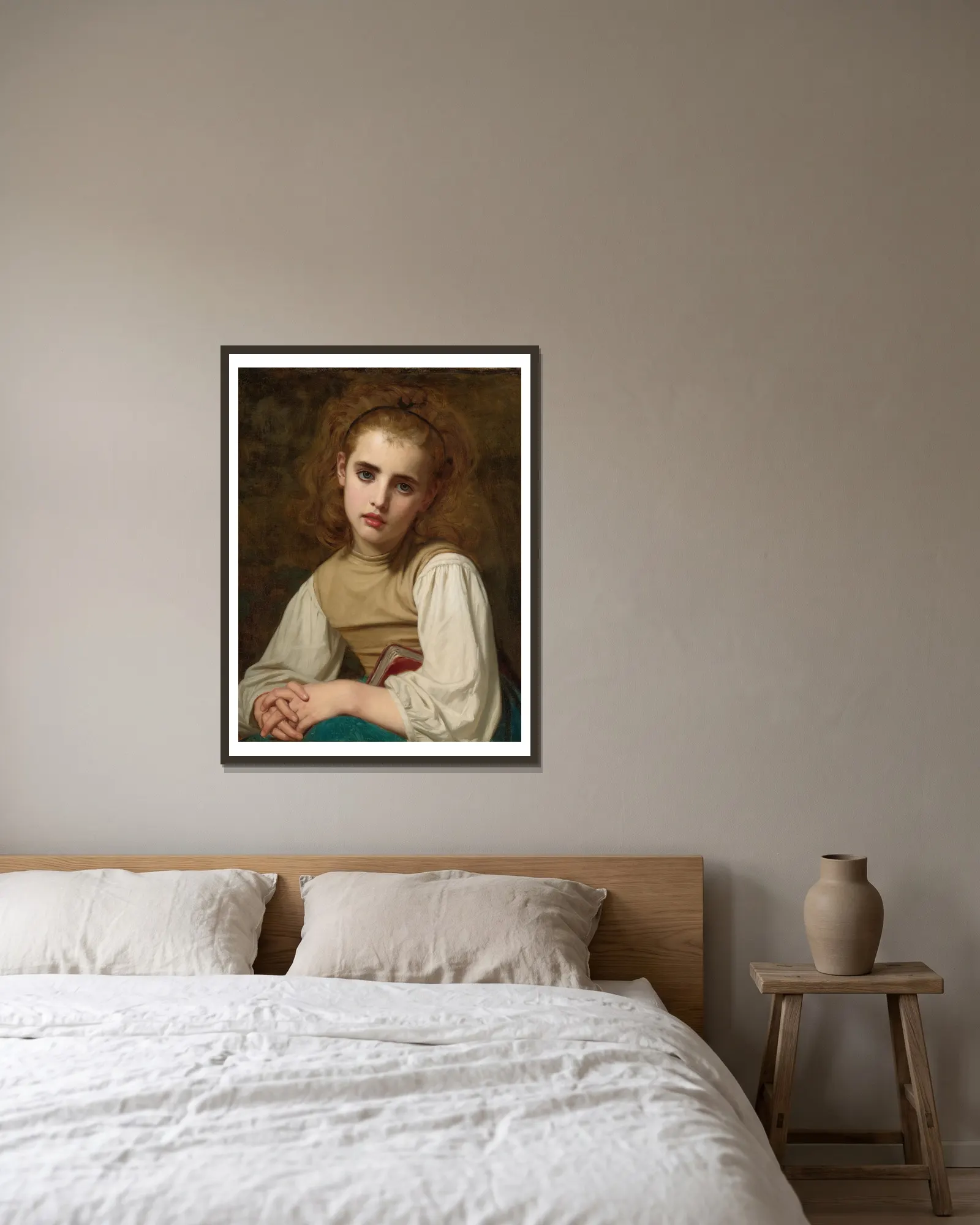 Young Beauty av Hugues Merle inramad på en vägg