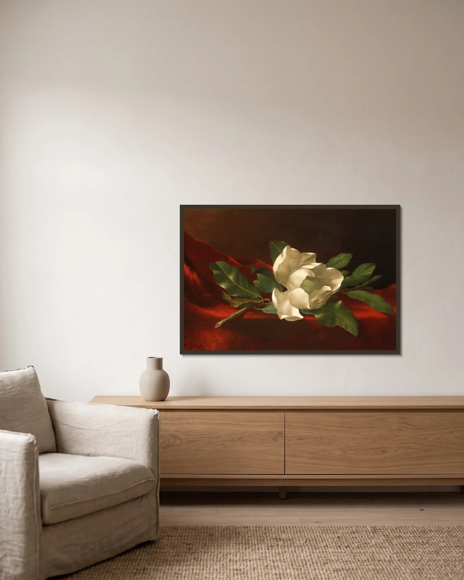 Magnolia av Martin Johnson Heade inramad på en vägg