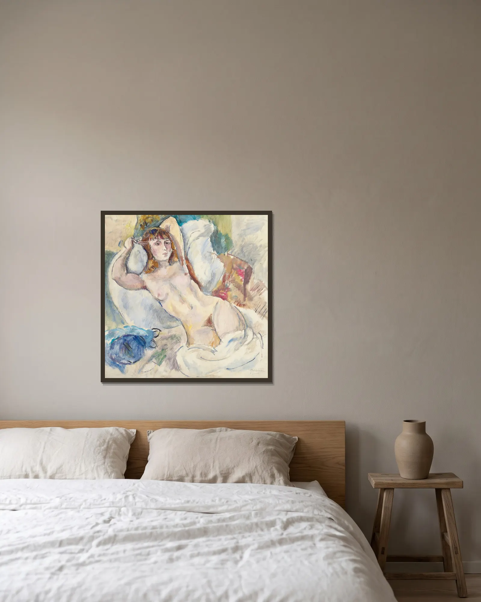Nu sur un divan av Jules Pascin inramad på en vägg