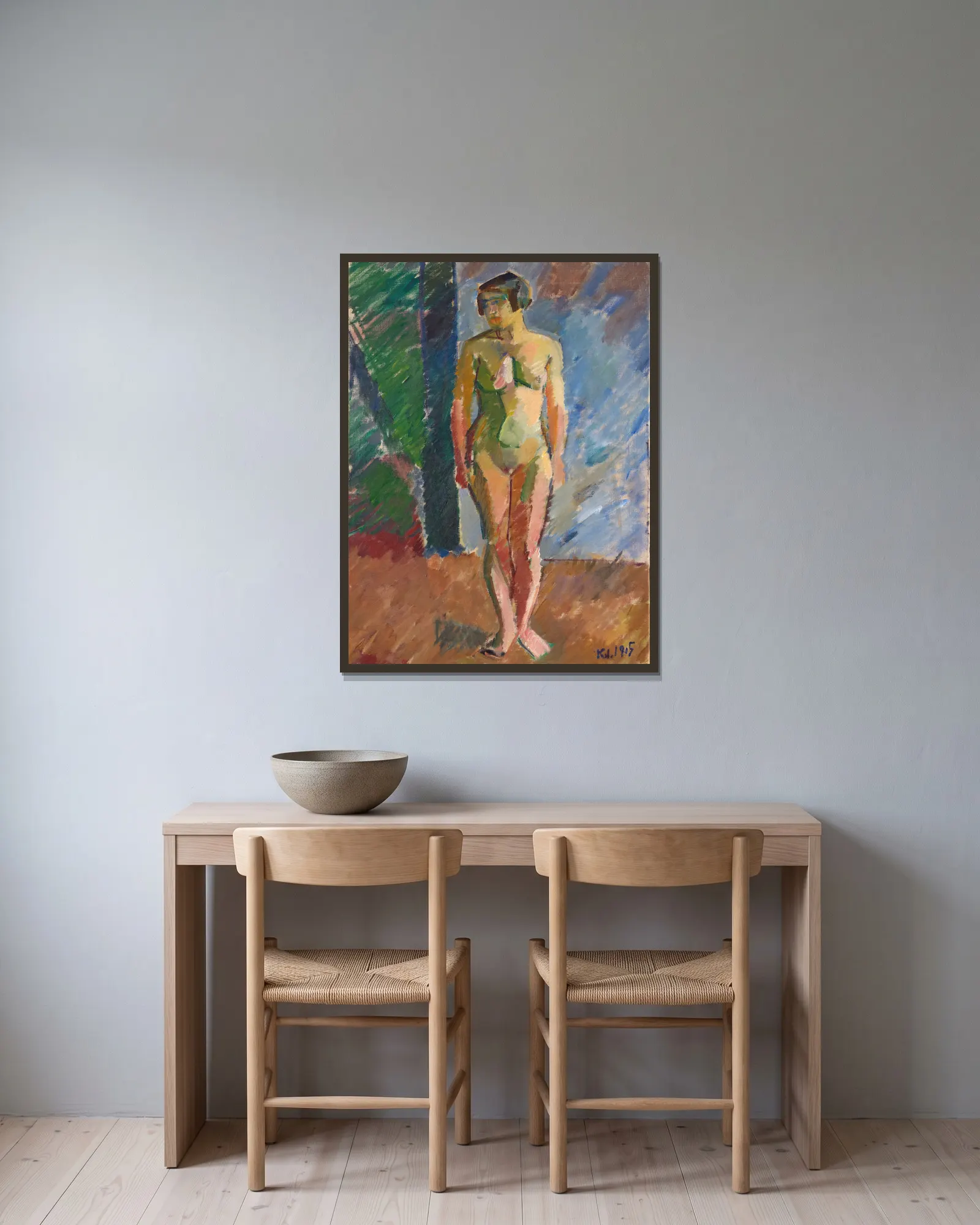 Standing Model av Karl Isakson inramad på en vägg