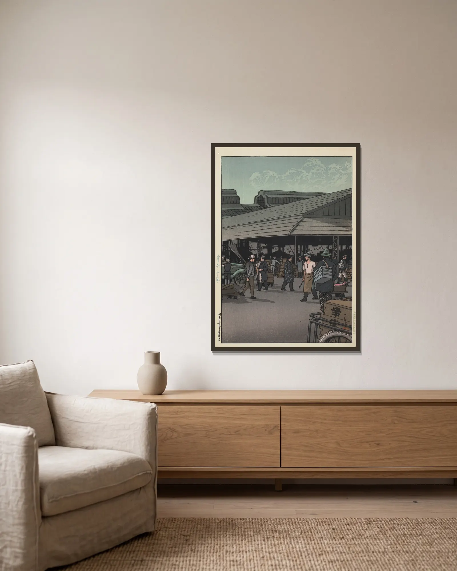 Chuo shijo (The Central Market) av Kawase Hasui inramad på en vägg